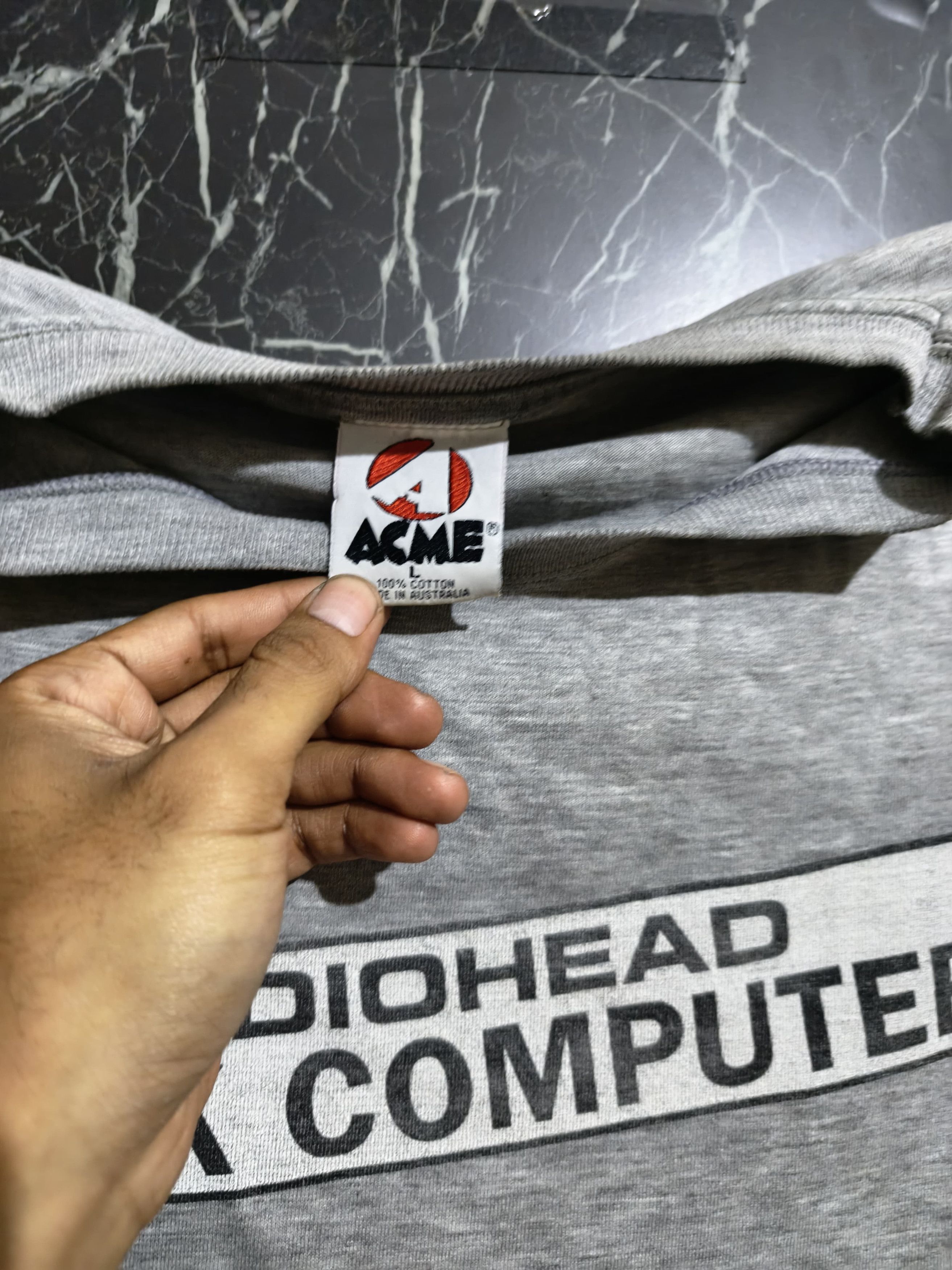 Band Tees Vintage 90s Radiohead OK Computer Band Tshirt Size US L / EU 52-54 / 3 - 5 Thumbnail