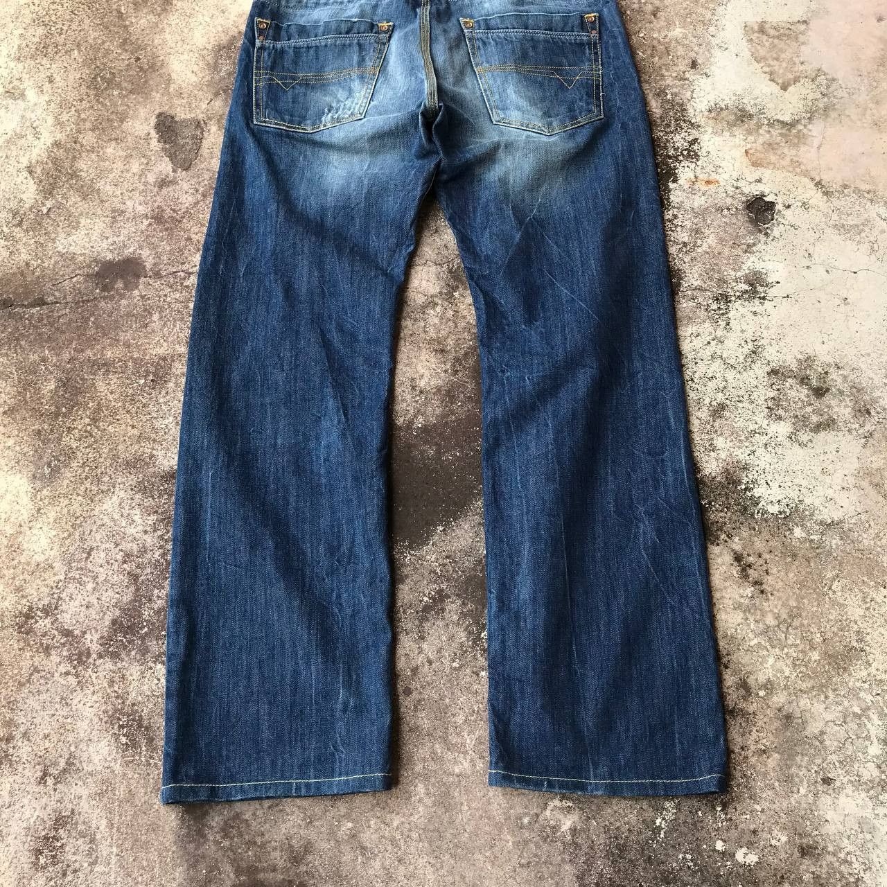 Diesel DIESEL INDUSTRY TIMMEN REGULAR STRAIGHT DISTRESSED DENIM Size US 30 / EU 46 - 13 Thumbnail