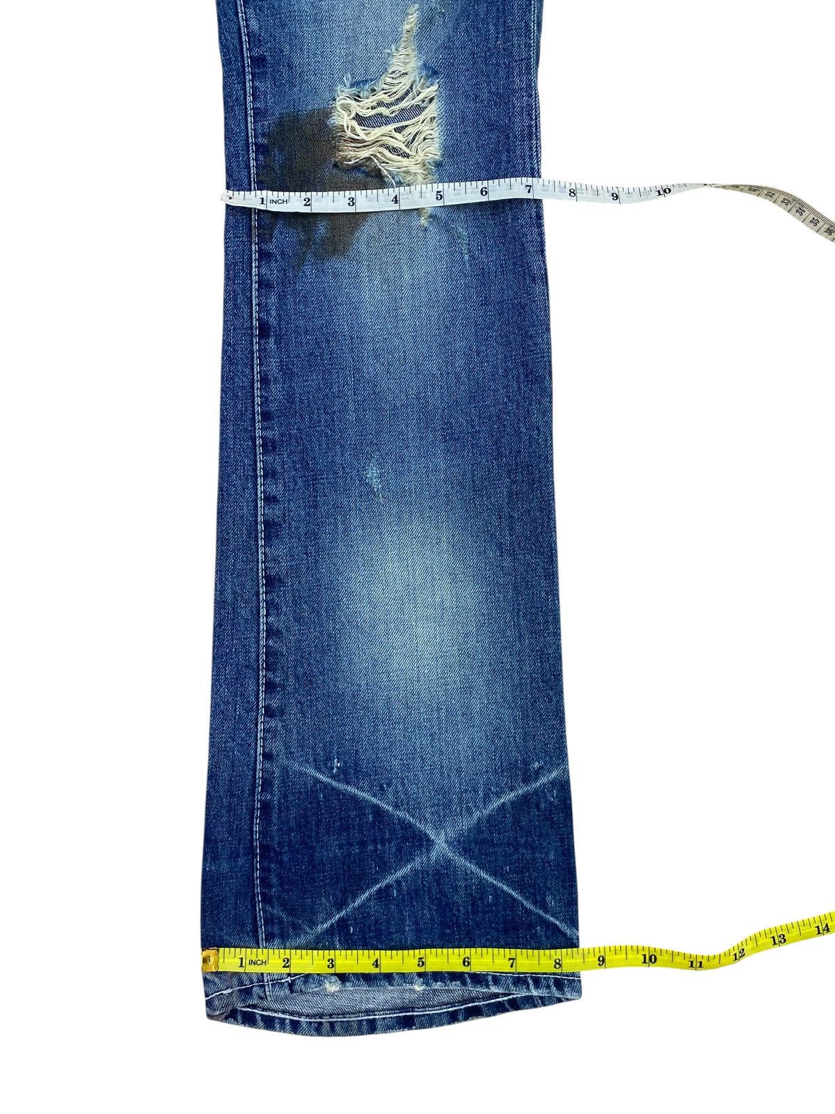 Japanese Brand Japanese Brand Faded Blue Wash Distress Flare Style Size US 30 / EU 46 - 13 Thumbnail