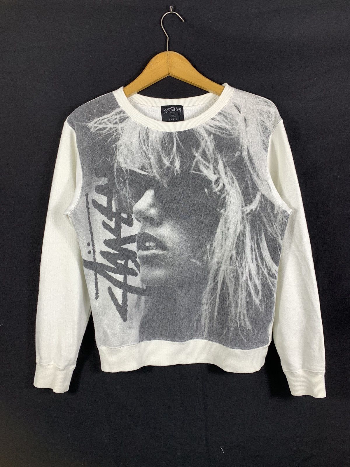 Stussy Vintage Stussy Black Laura crewneck full print style Size US S / EU 44-46 / 1 - 1 Thumbnail