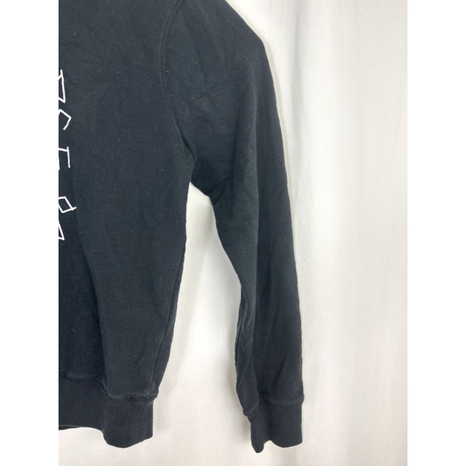 Converse Converse Mens Medium Black Pullover Sweatshirt Skull Dagger Black White Crewneck Size US M / EU 48-50 / 2 - 4 Thumbnail