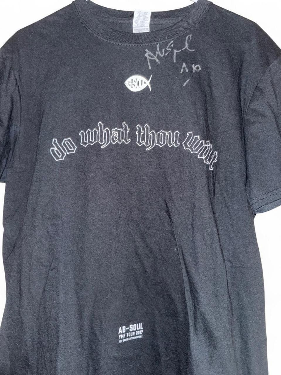 Gildan AUTOGRAPHED Ab-Soul 2017 YMF Tour ‘Do What Thou Wilt’ Size US L / EU 52-54 / 3 - 2 Thumbnail