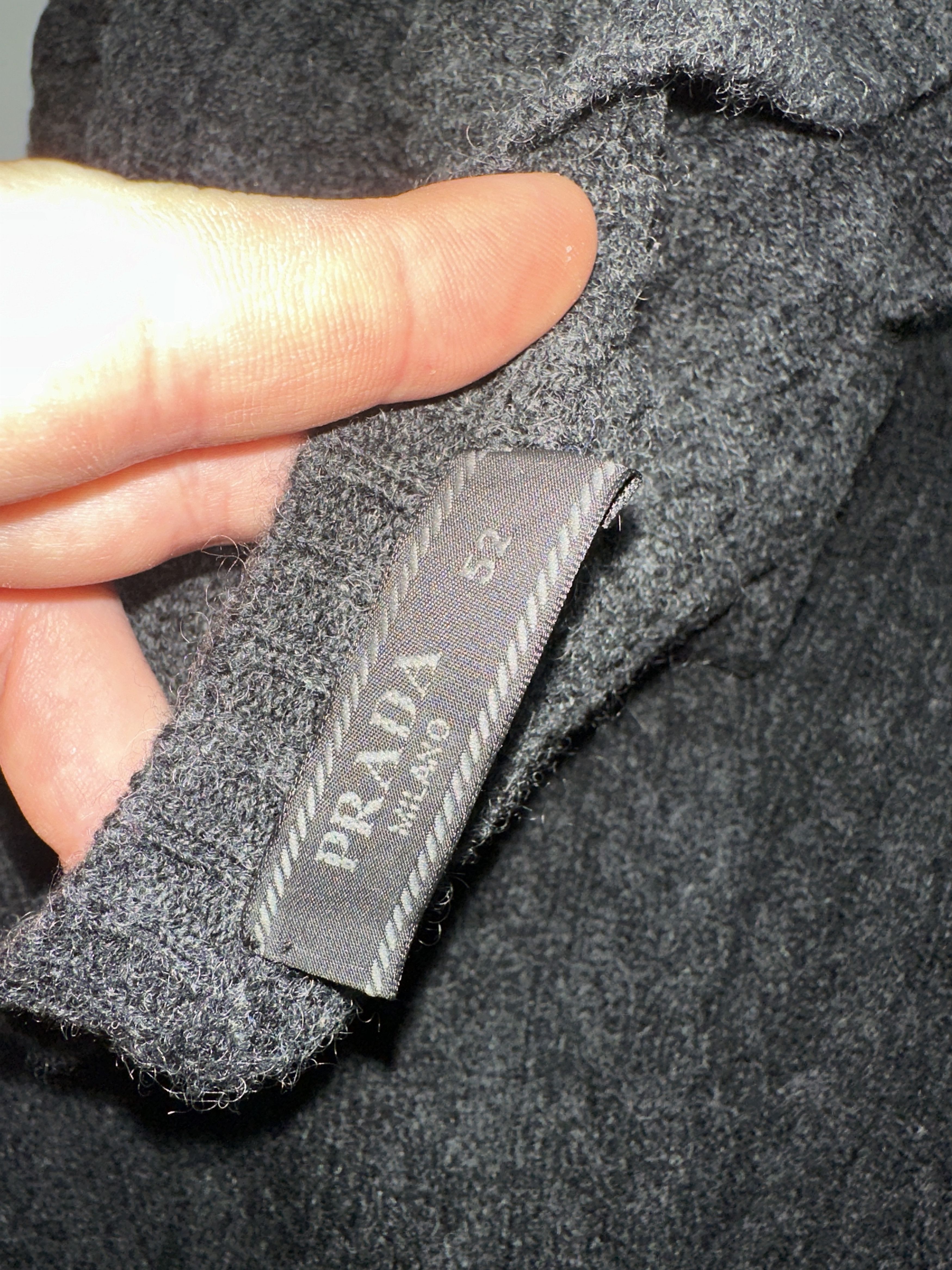 Prada Prada Wool Cashmere Knit V Neck Sweater Gray Size 52 IT Size US L / EU 52-54 / 3 - 4 Thumbnail