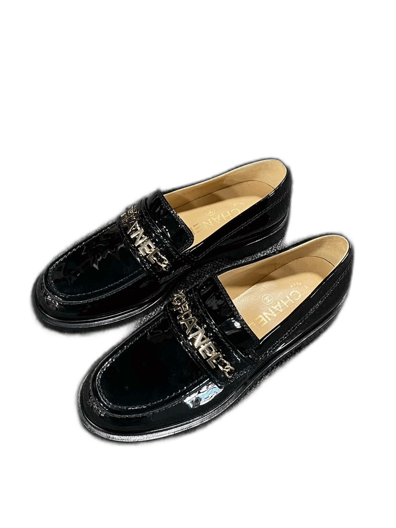 Chanel Black Patent Leather Loafers with Logo Size US 8 / IT 38 - 1 Thumbnail