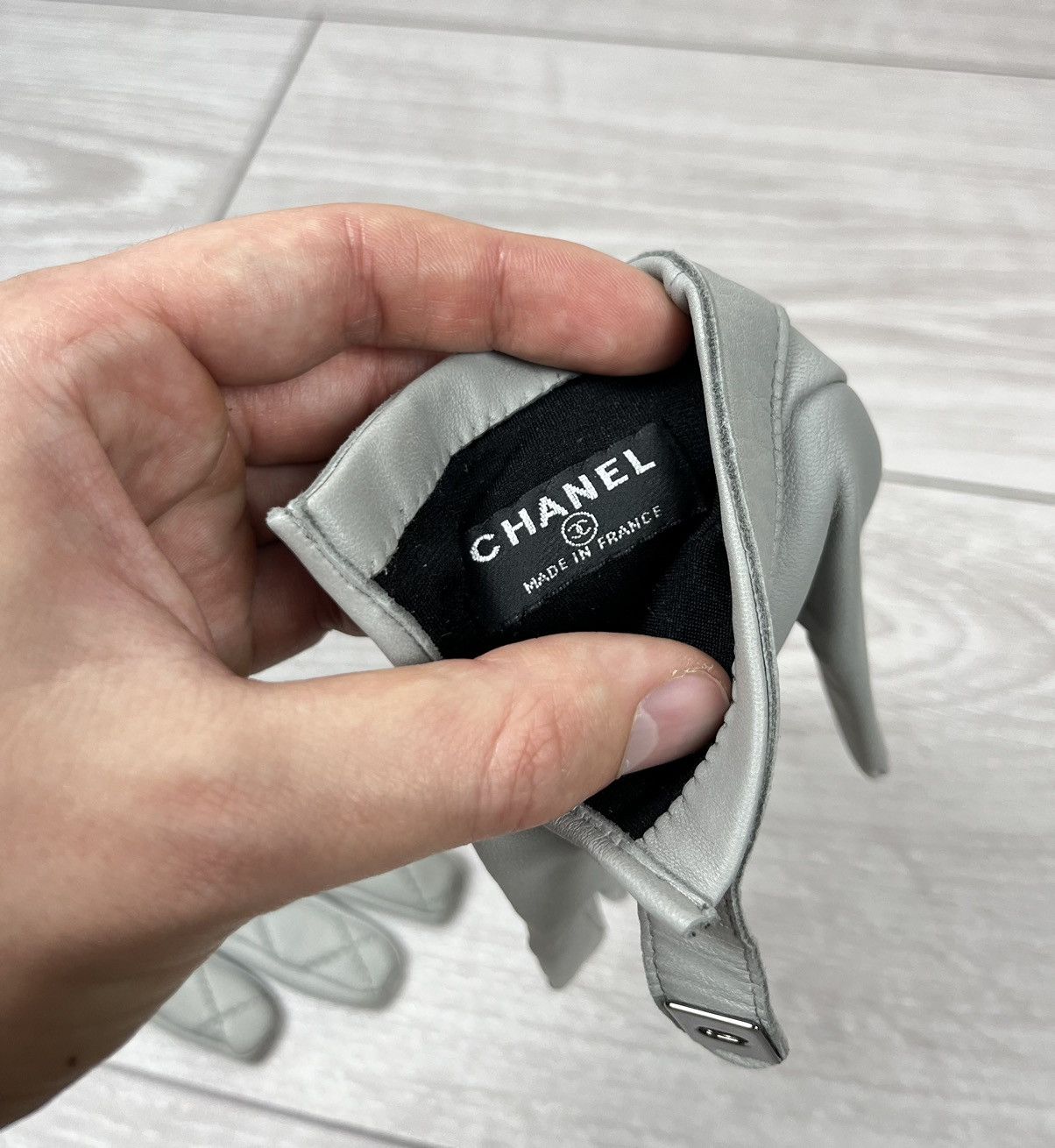 Chanel Chanel Luxury Grey Leather Lambskin Silk Lining Logo Gloves Size ONE SIZE - 24 Thumbnail