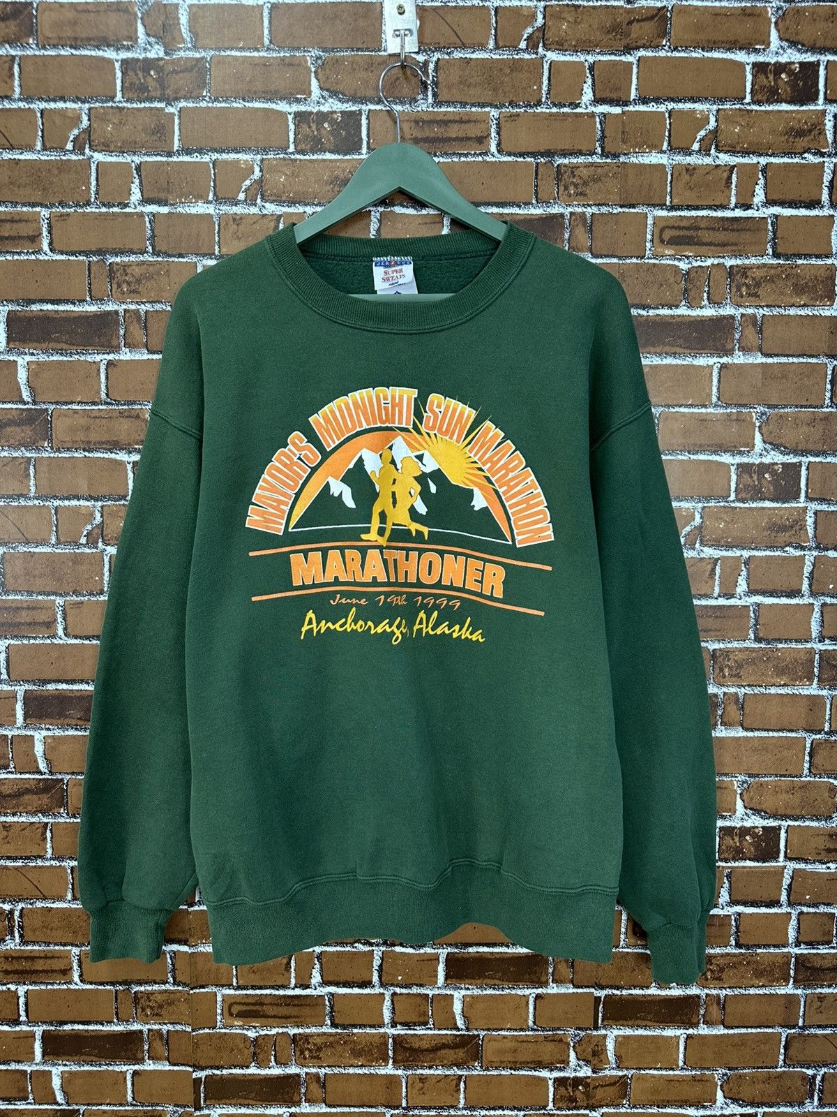 Vintage Vintage 90s Midnight Marathon Crewneck Z419 Size US L / EU 52-54 / 3 - 1 Thumbnail