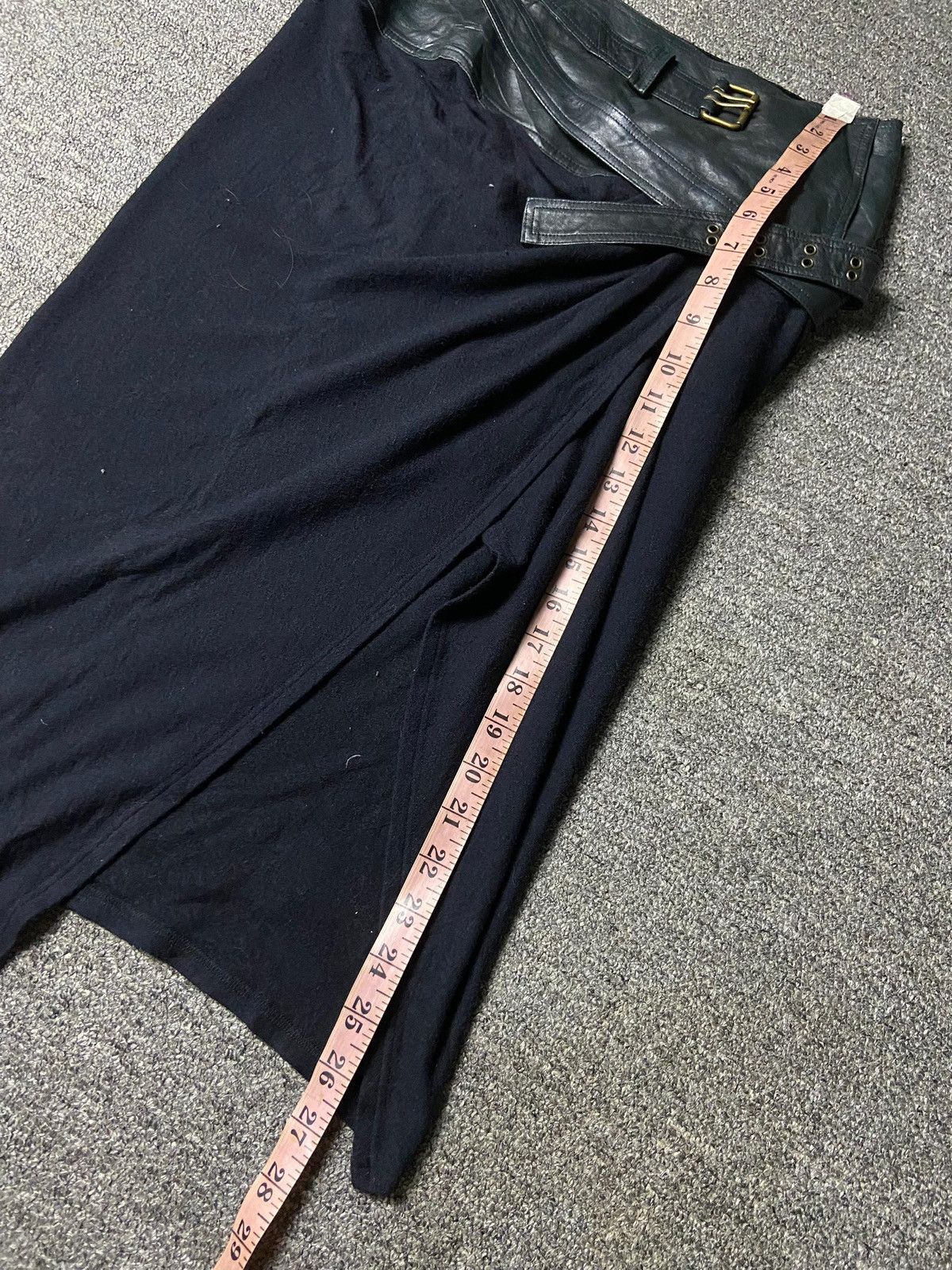 Donna Karan DONNA KARAN Leather Knee-Length Skirt (139) Size 27" / US 4 / IT 40 - 11 Thumbnail