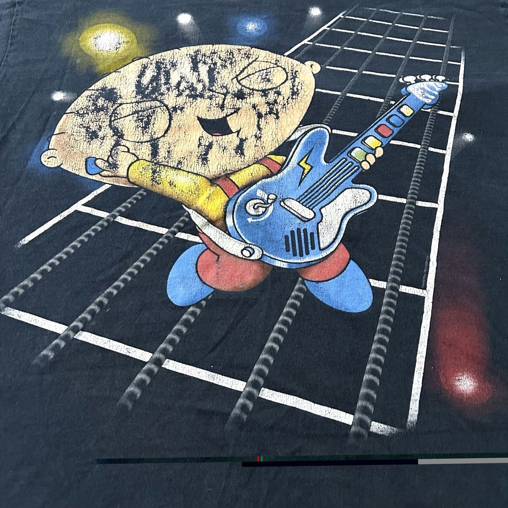 Vintage VINTAGE Family Guy Stewie Guitar Shirt M Black Mens Medium T-Shirt Size US M / EU 48-50 / 2 - 2 Thumbnail