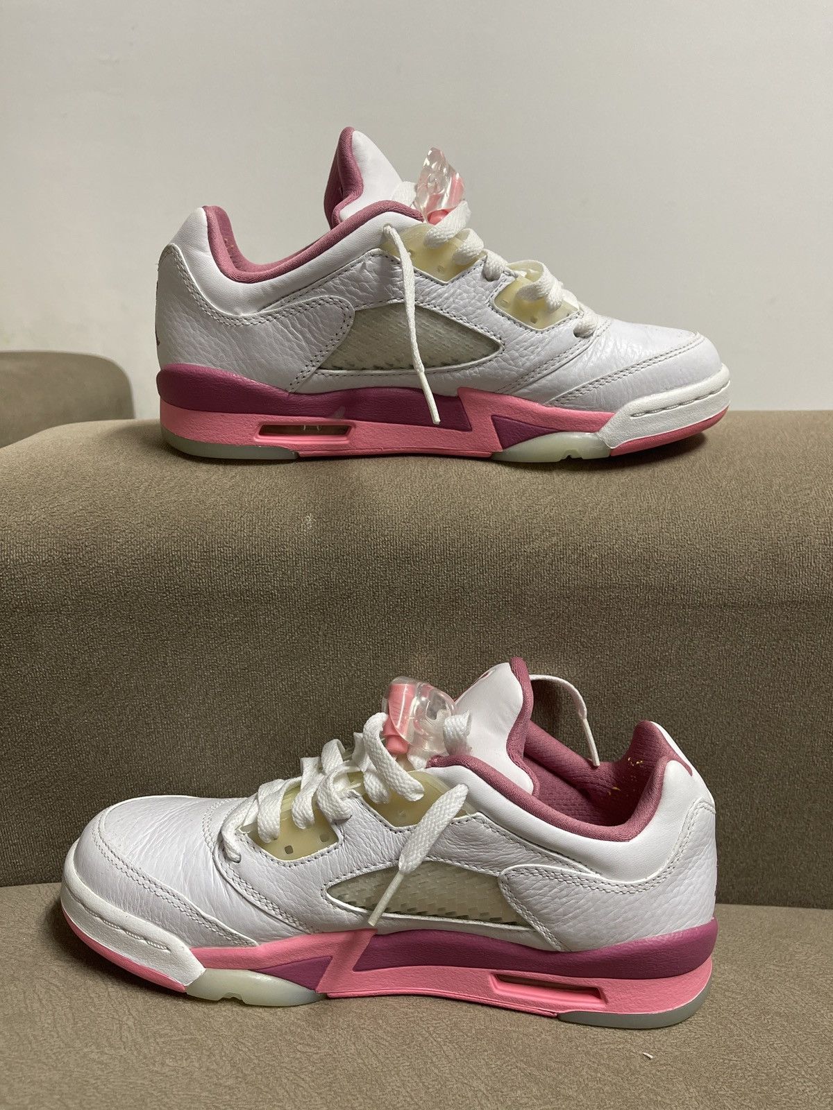 Other Air Jordan 5 Retro Low (GS) 'Coral Chalk' Size US 5 / IT 35 - 1 Thumbnail