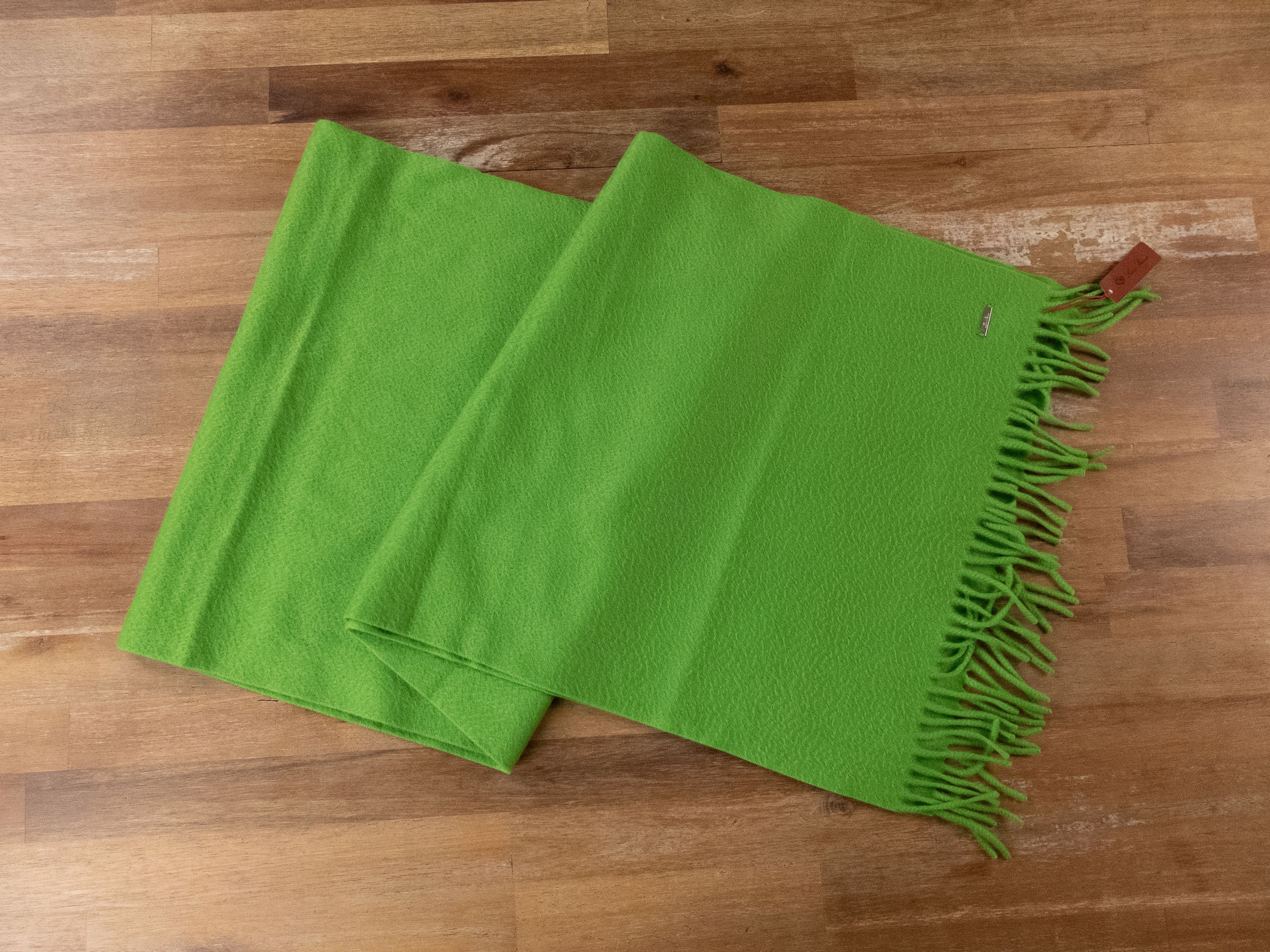 Loro Piana LORO PIANA solid green knit pure cashmere scarf authentic Size ONE SIZE - 1 Thumbnail