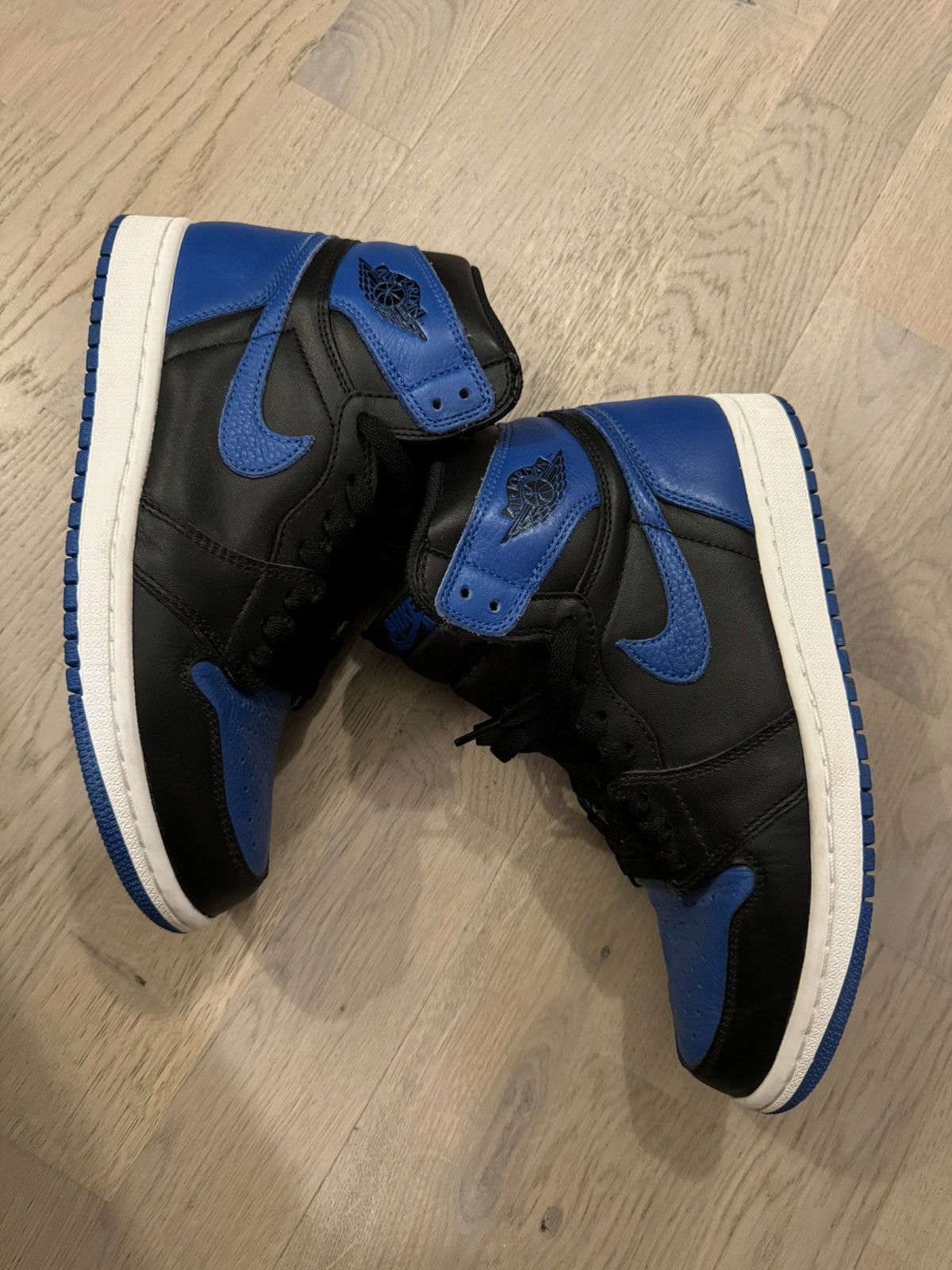 Nike NIKE AIR Jordan 1 Retro Royal size US8 / UK7 used condition Size US 8 / EU 41 - 6 Thumbnail