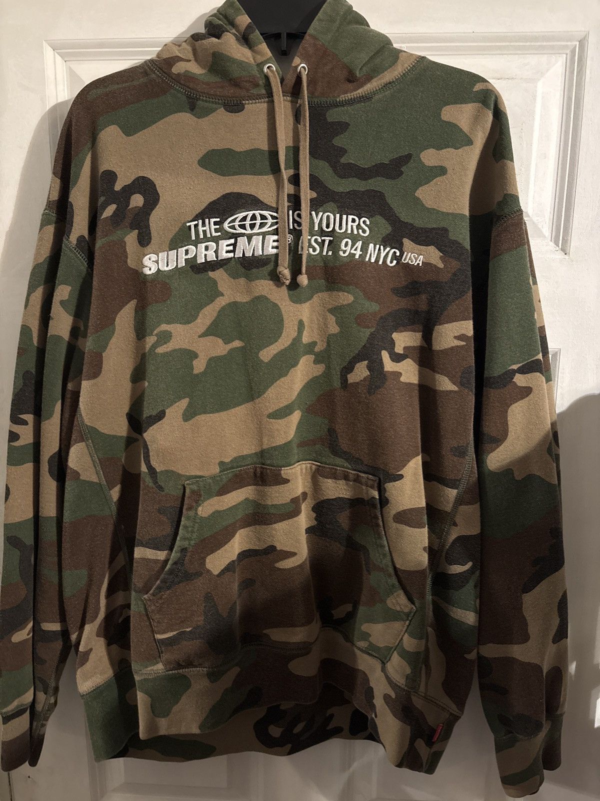 パーカー・フーディ Supreme World Is Yours Hooded Sweatshirt SS 21 WEEK 16 Supreme World Is Yours Hooded Sweatshirt SS 21 WEEK 16