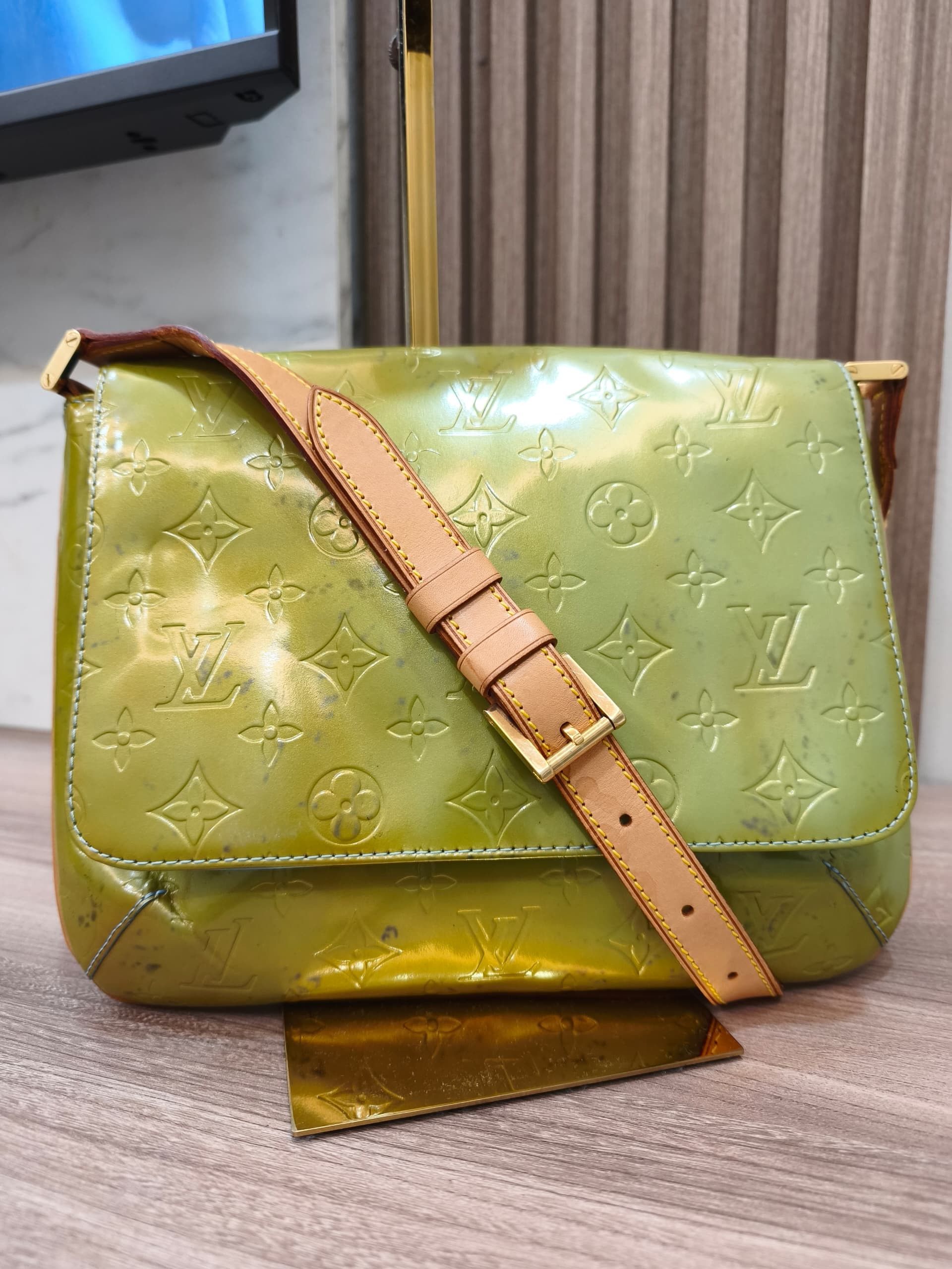 Louis Vuitton Louis Vuitton Yellow Monogram Vernis Thompson Street Bag Size ONE SIZE - 3 Thumbnail