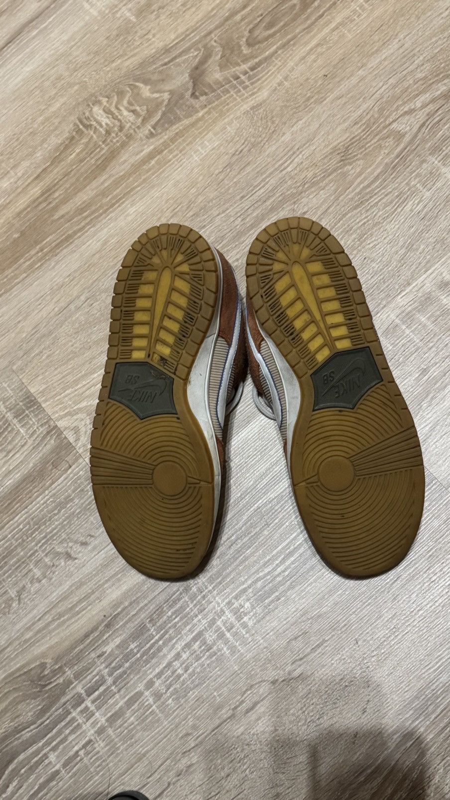 Nike SB Nike SB Dunk Brown Dunk Low Retro PRM Size US 10 / EU 43 - 2 Thumbnail