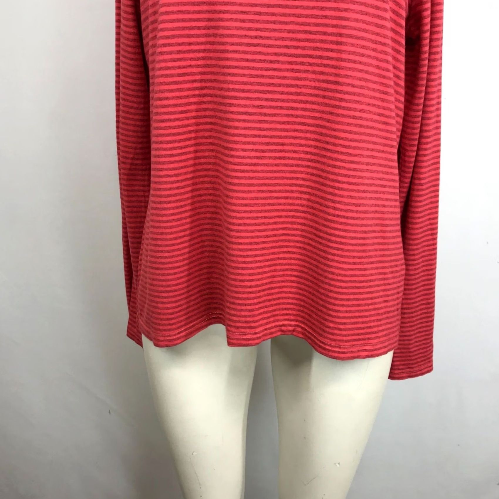 Vintage CUT-LOOSE WOMEN'S M RED LONG SLEEVE ROUND NECK RAYON BLEND TOP Size M / US 6-8 / IT 42-44 - 3 Thumbnail