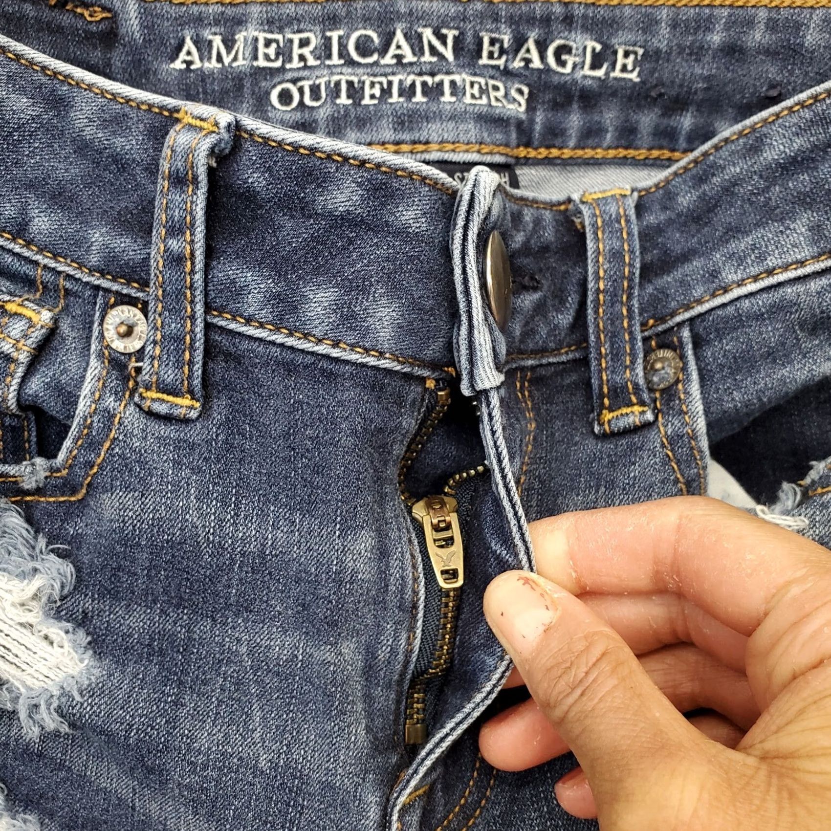 American Eagle Outfitters VINTAGE American Eagle Outfitters Shorts Women Size 00 Blue Denim High Rise Distressed Size 24" / US 00 / IT 34 - 6 Thumbnail