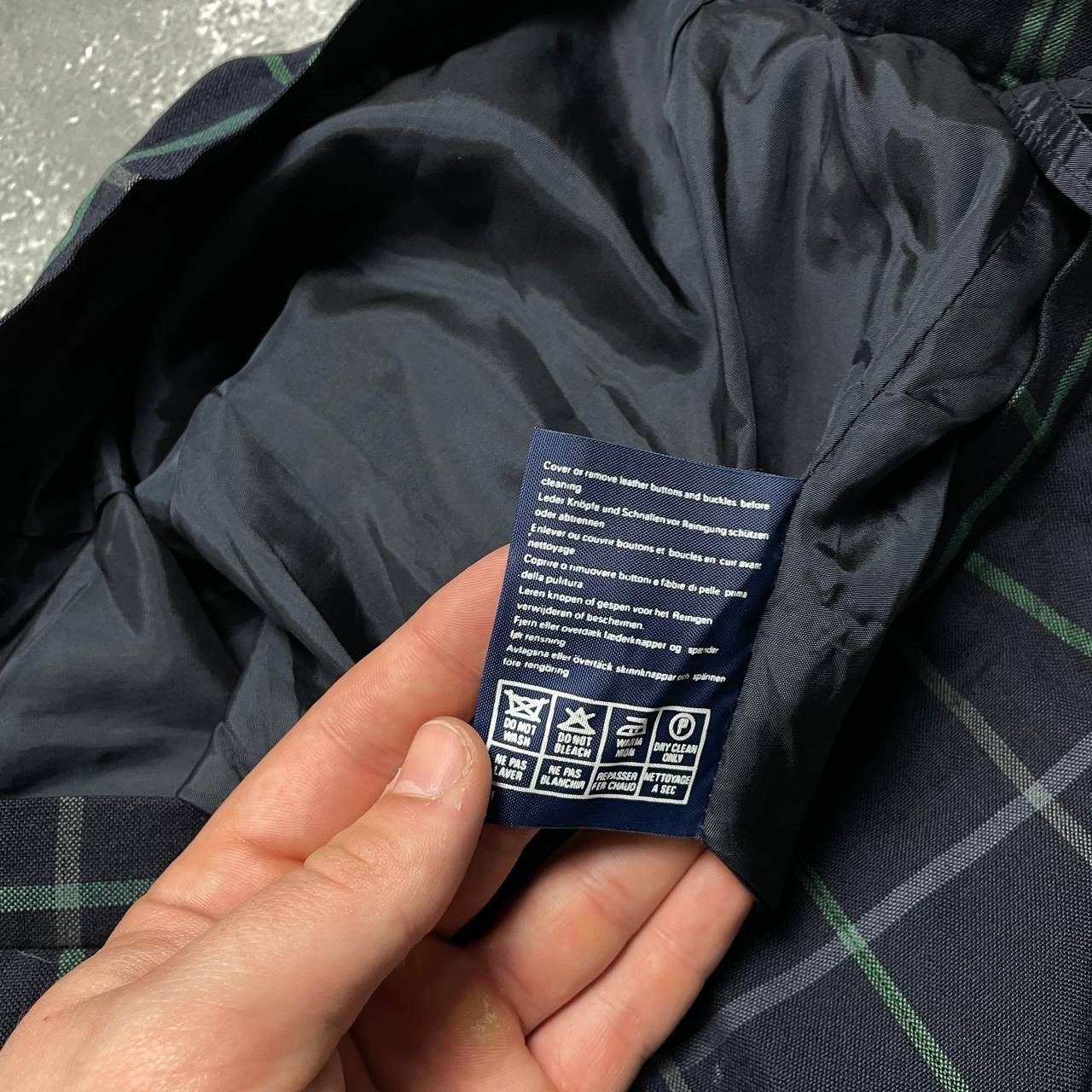Burberry × Vintage Vintage 90s Burberrys Midi Checked Skirt Women’s Blue Size 27" / US 4 / IT 40 - 14 Thumbnail