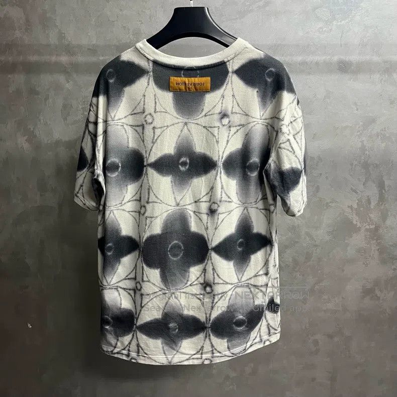 Louis Vuitton Louis Vuitton Twill Dye Printed Round Neck Pullover Short Size US XXL / EU 58 / 5 - 5 Thumbnail