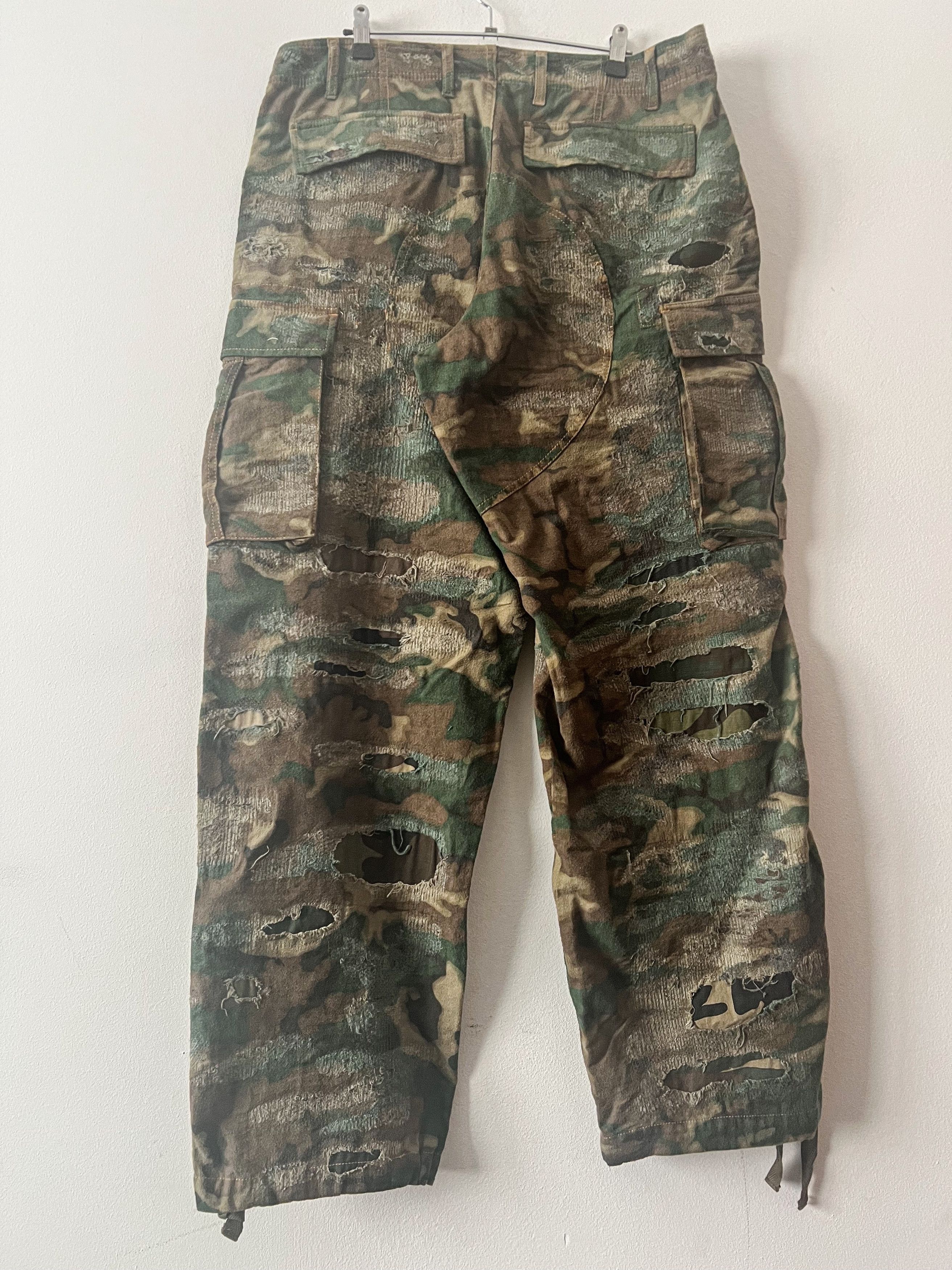 Givenchy Runway FW'23 Khaki Distressed Cargo Pants Size US 32 / EU 48 - 3 Thumbnail