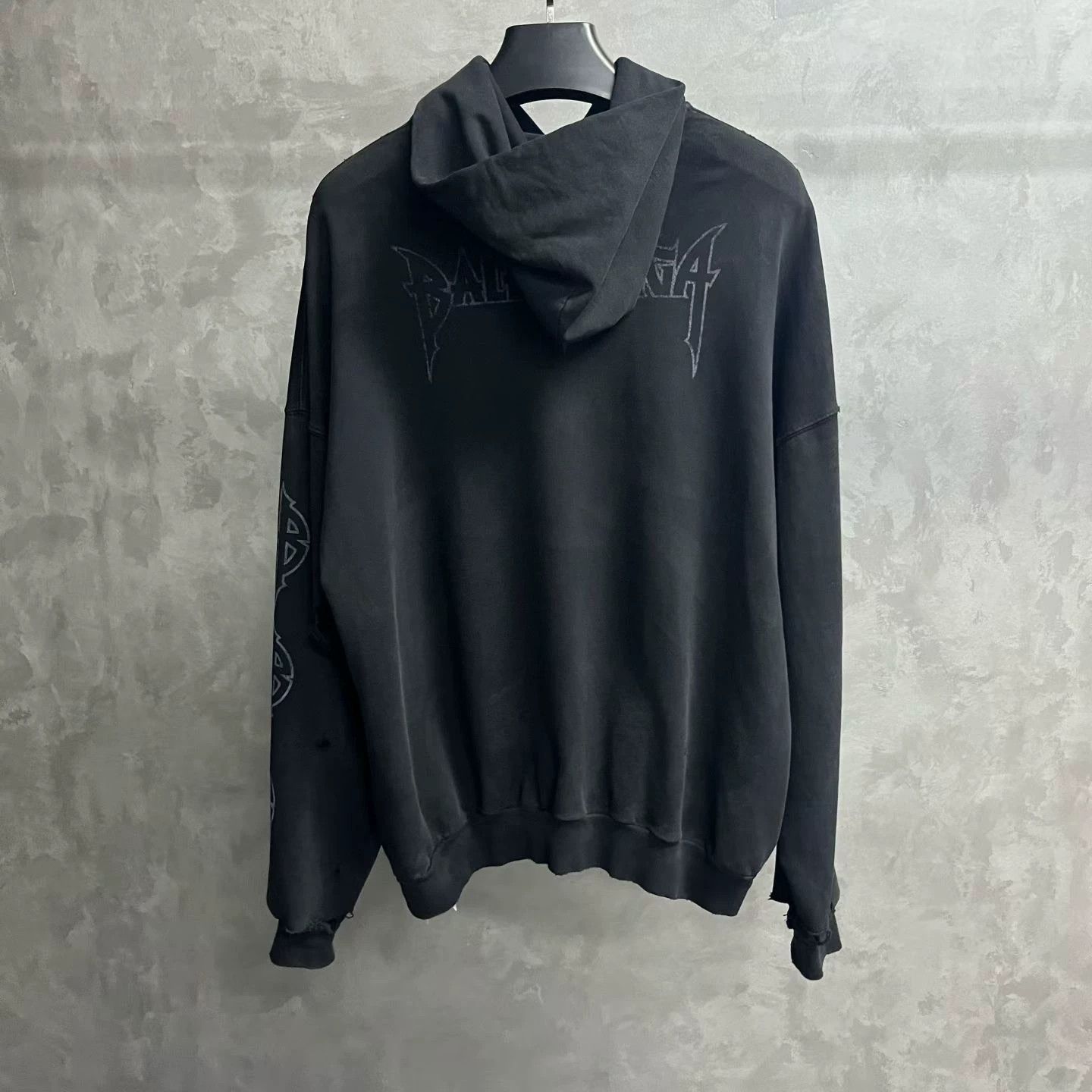 Balenciaga Balenciaga black hooded ruffled long-sleeved sweatshirt. Size S / US 4 / IT 40 - 2 Thumbnail