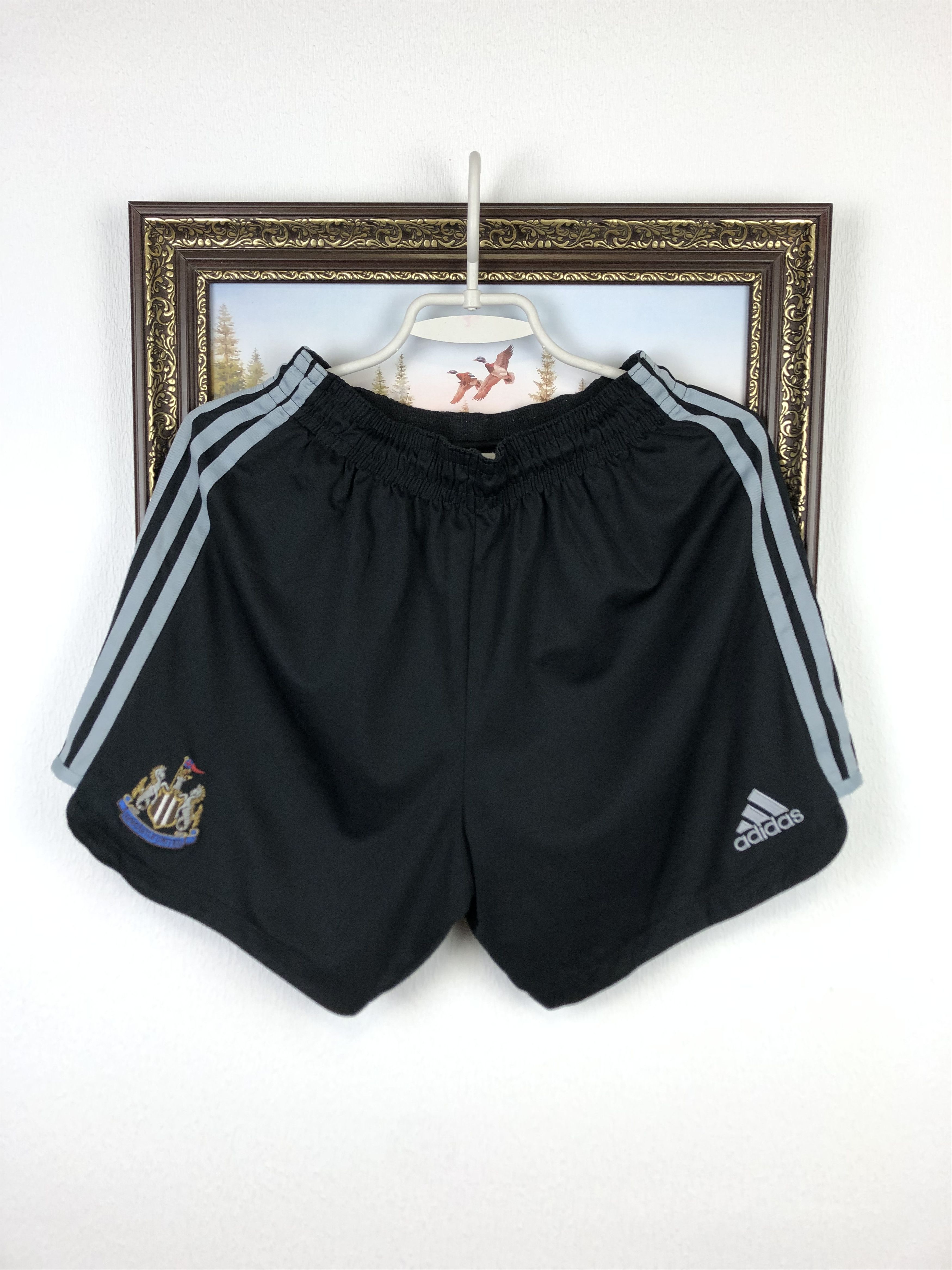 Adidas Vintage Adidas Newcastle United Football Shorts Soccer M Size US 32 / EU 48 - 1 Thumbnail