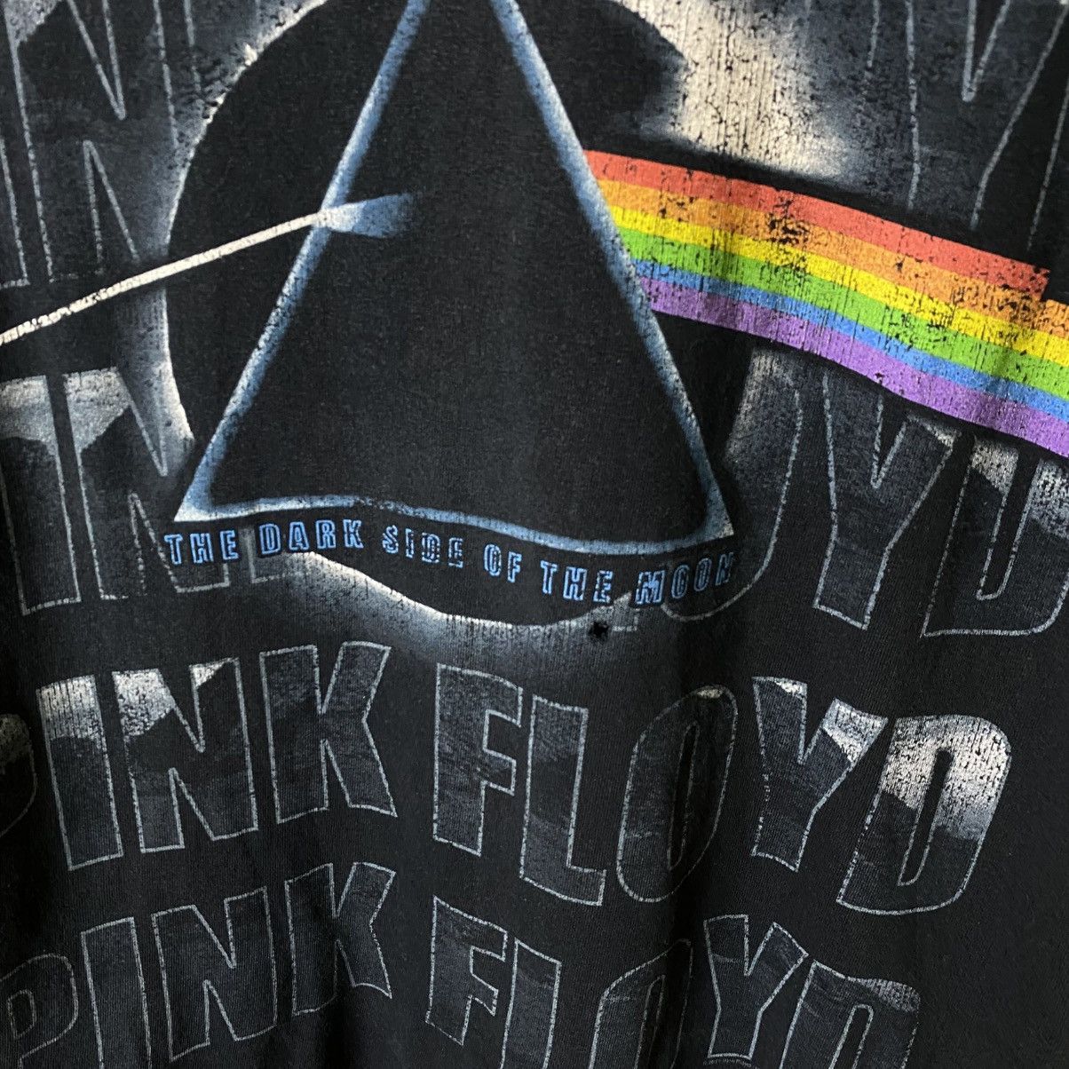 Pink Floyd Vintage 2000s Pink Floyd The Dark Side Of The Moon T Shirt Size US L / EU 52-54 / 3 - 3 Thumbnail