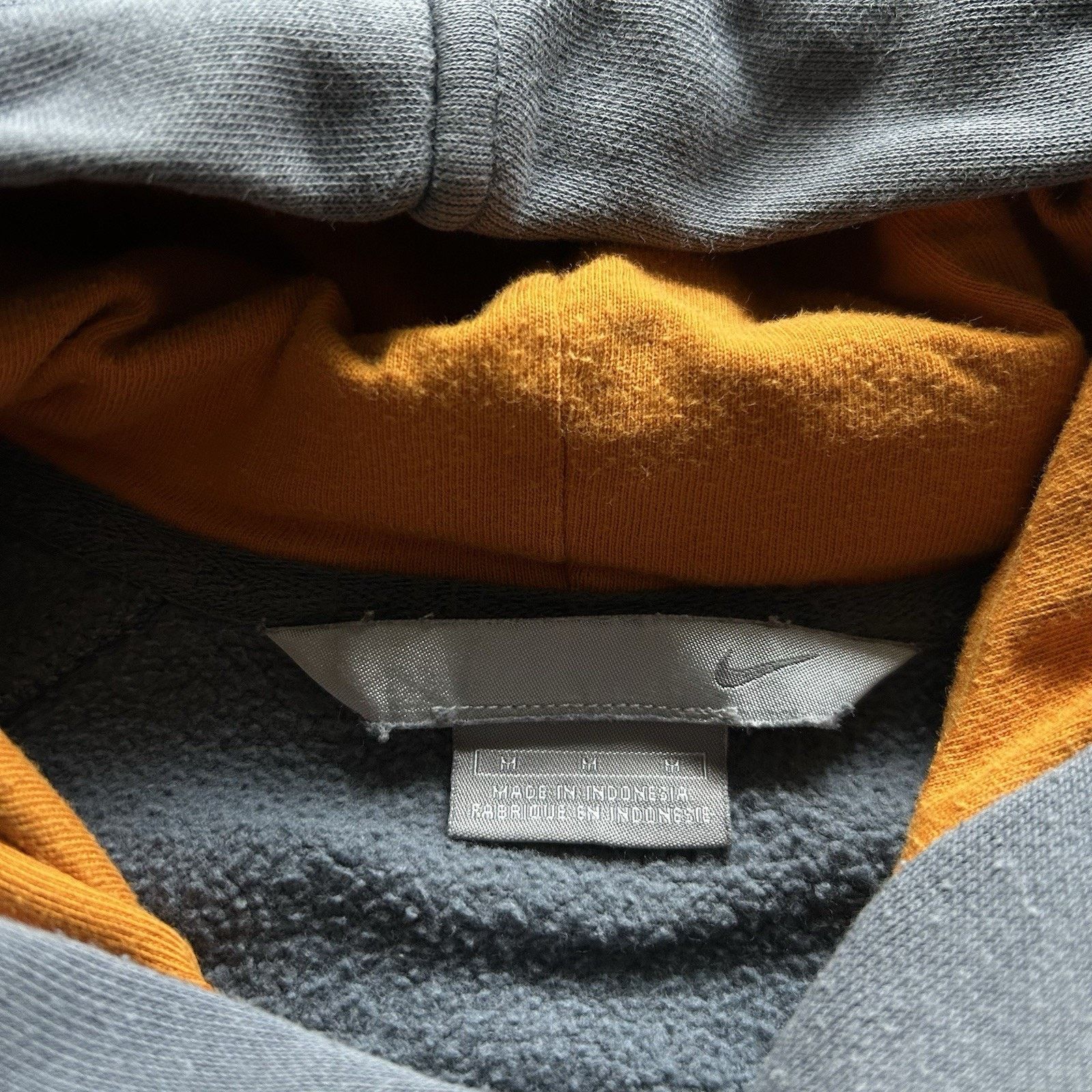 Nike Vintage Y2K Nike Swoosh Hoodie Sweatshirt Gray Medium Rare Size US M / EU 48-50 / 2 - 3 Thumbnail