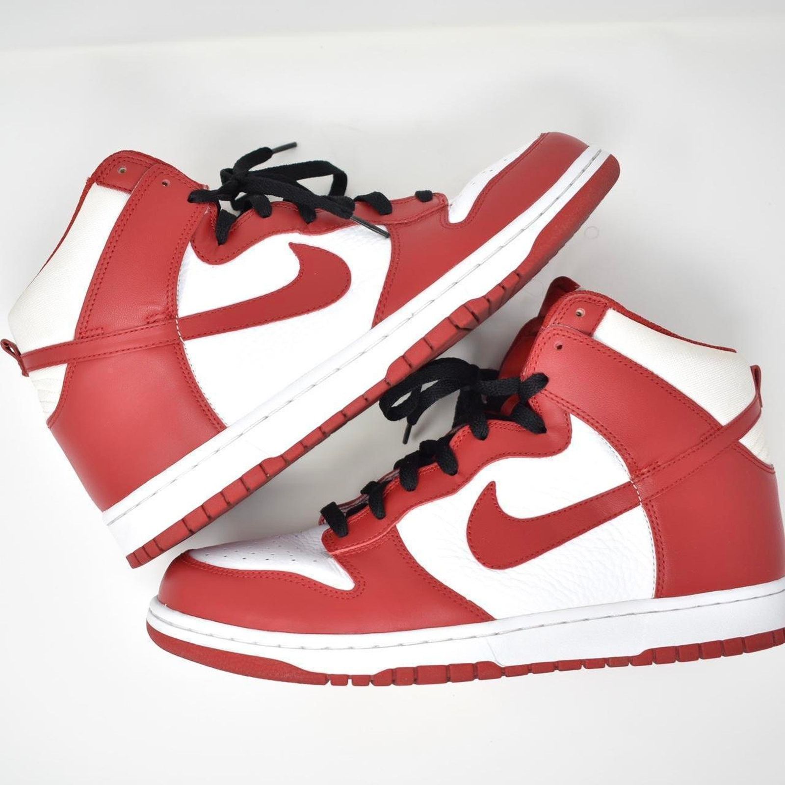 Nike 2010 Nike Dunk High “Varsity Red” Size US 12 / EU 45 - 2 Thumbnail