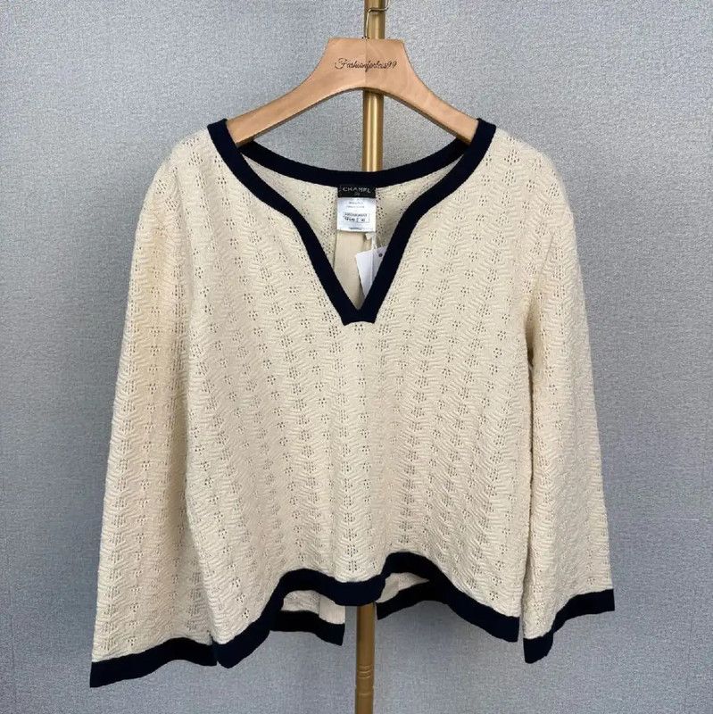 Chanel Chanel Cream Wool Pullover Sweater for Women 0089 Size L / US 10 / IT 46 - 1 Thumbnail