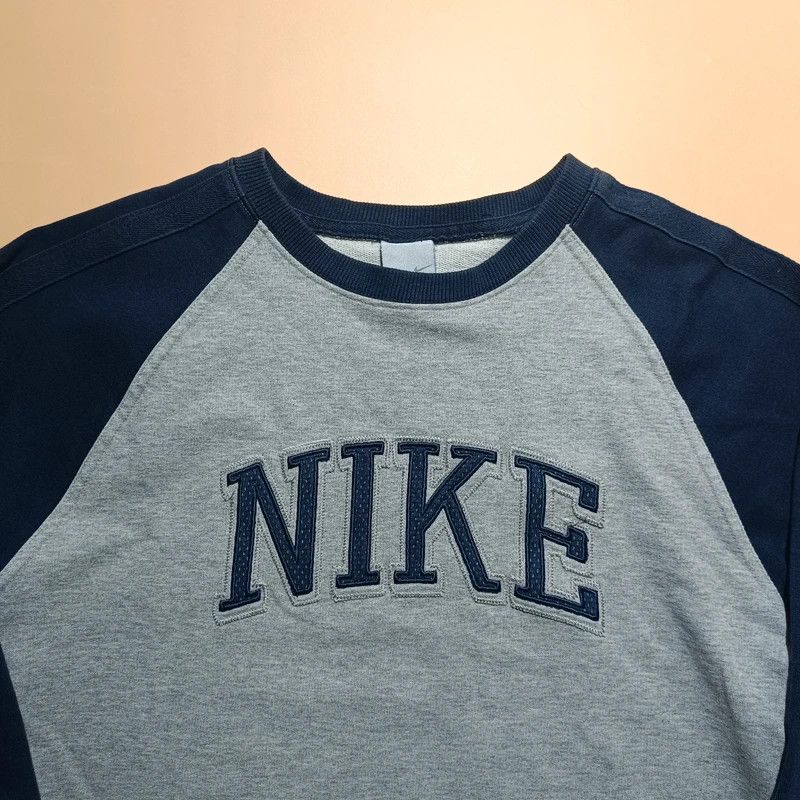 Nike Vintage Y2K NIKE Big Center Swoosh Grey Blue Sweatshirt M Size US M / EU 48-50 / 2 - 4 Thumbnail