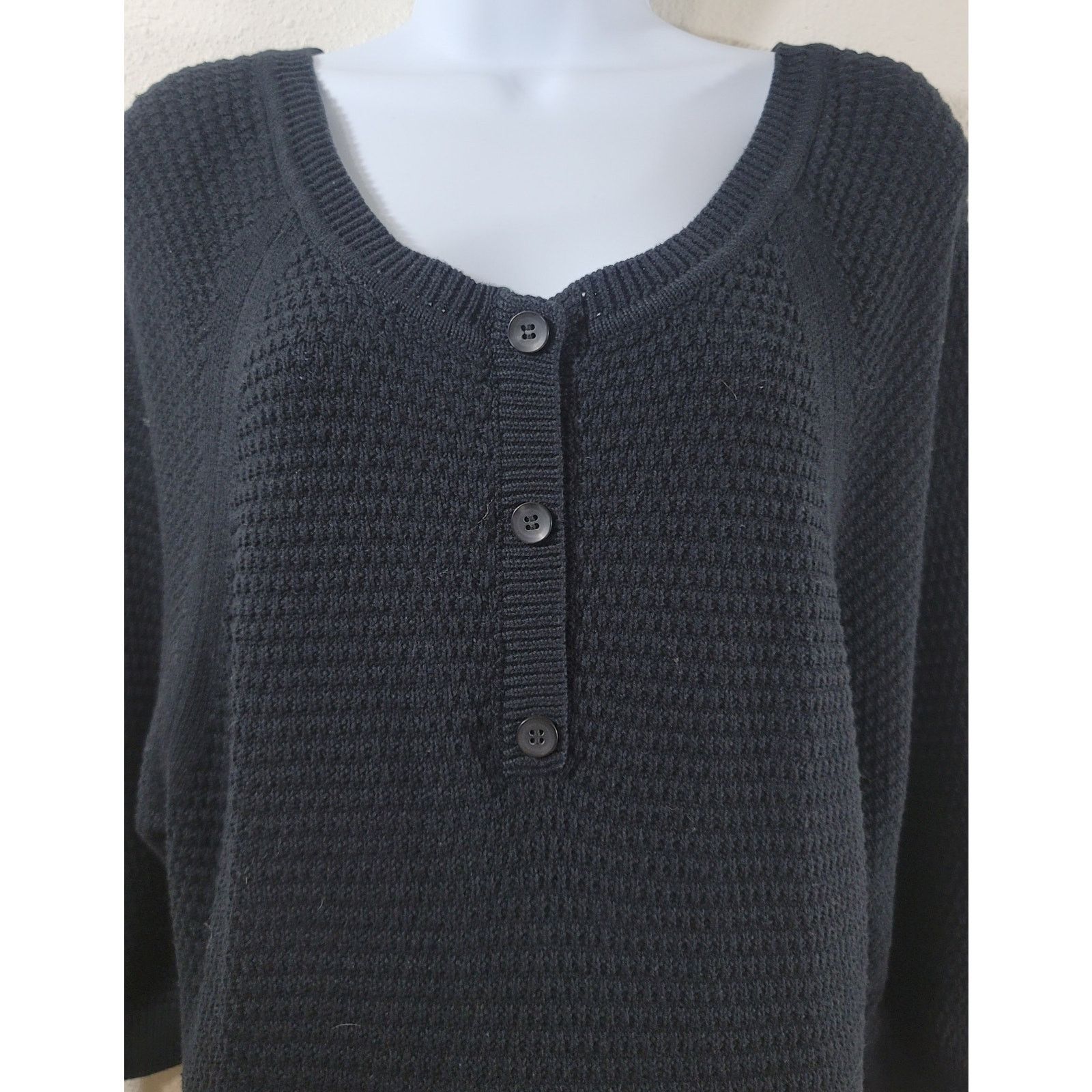 Other Black Waffle Knit V Neck 3 Button Henley Sweater XL Soft Size XL / US 12-14 / IT 48-50 - 2 Thumbnail