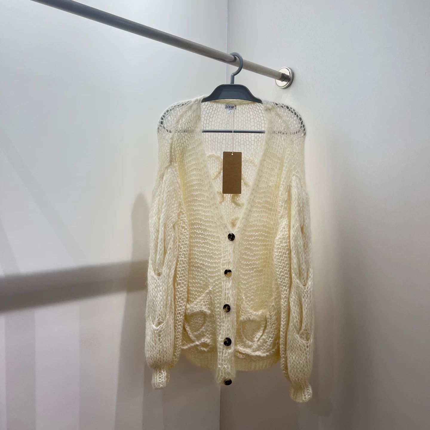 Loewe loewe logo knit cardigan in beige Size US S / EU 44-46 / 1 - 1 Thumbnail