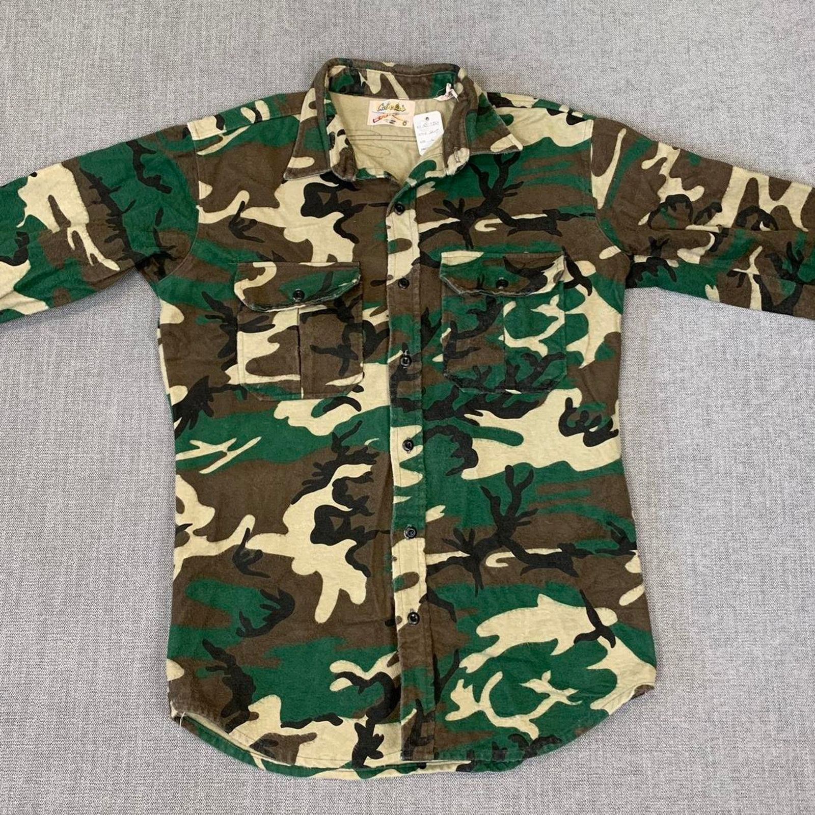 Vintage Vintage Cabela's Woodland Camo button up flannel shirt Size US L / EU 52-54 / 3 - 2 Thumbnail