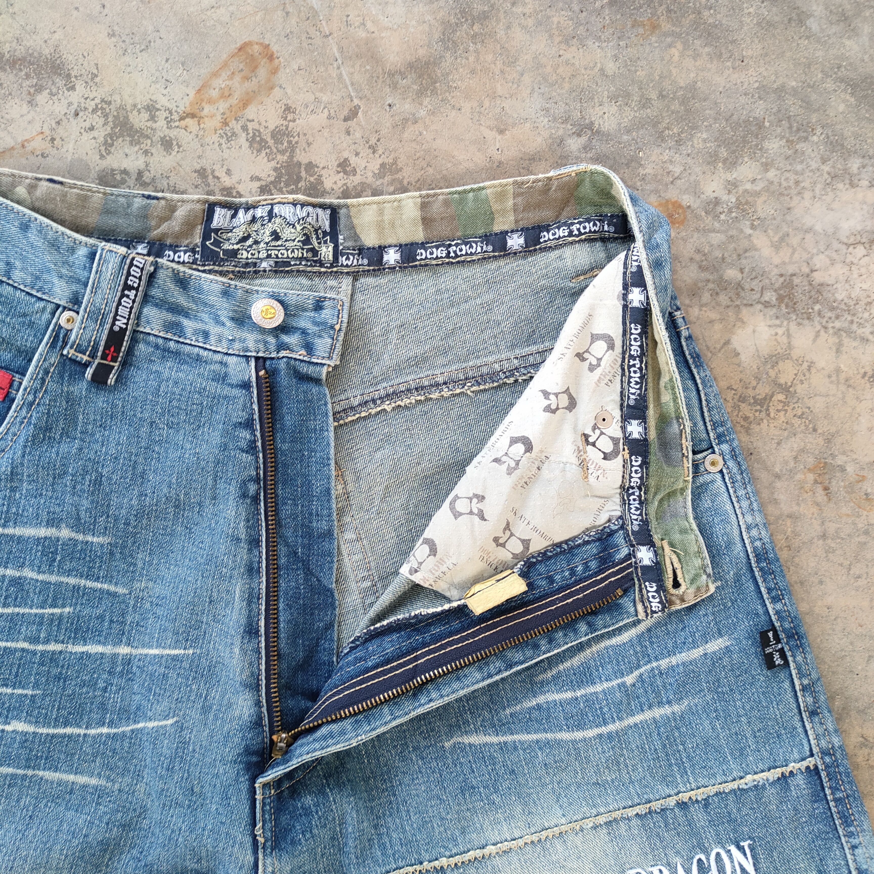 Vision Streetwear # VINTAGE BLACK EMBROIDERED DRAGON FADED JEANS PANTS Size US 32 / EU 48 - 6 Thumbnail