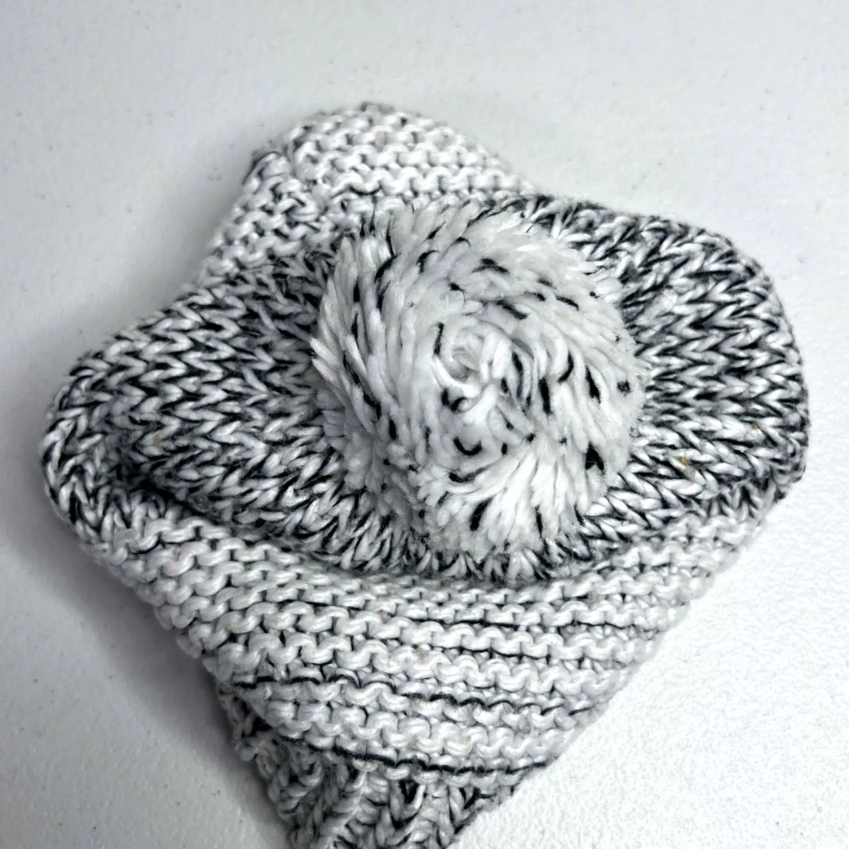 Vintage Columbia Beanie Pom Knit Hat Womens One Size White Black Lined Size ONE SIZE - 4 Thumbnail