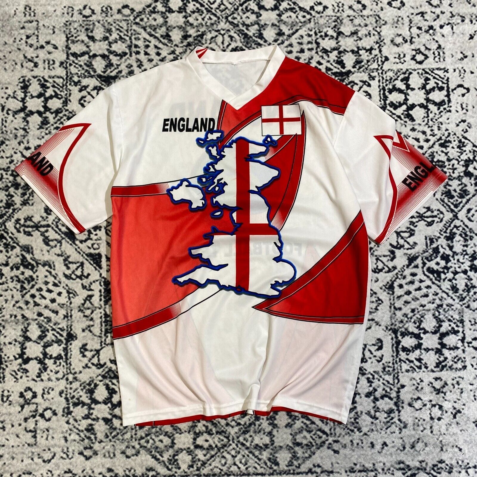 Vintage Vintage White Red Polyester T-Shirt Size XL England Football Size US XL / EU 56 / 4 - 1 Thumbnail