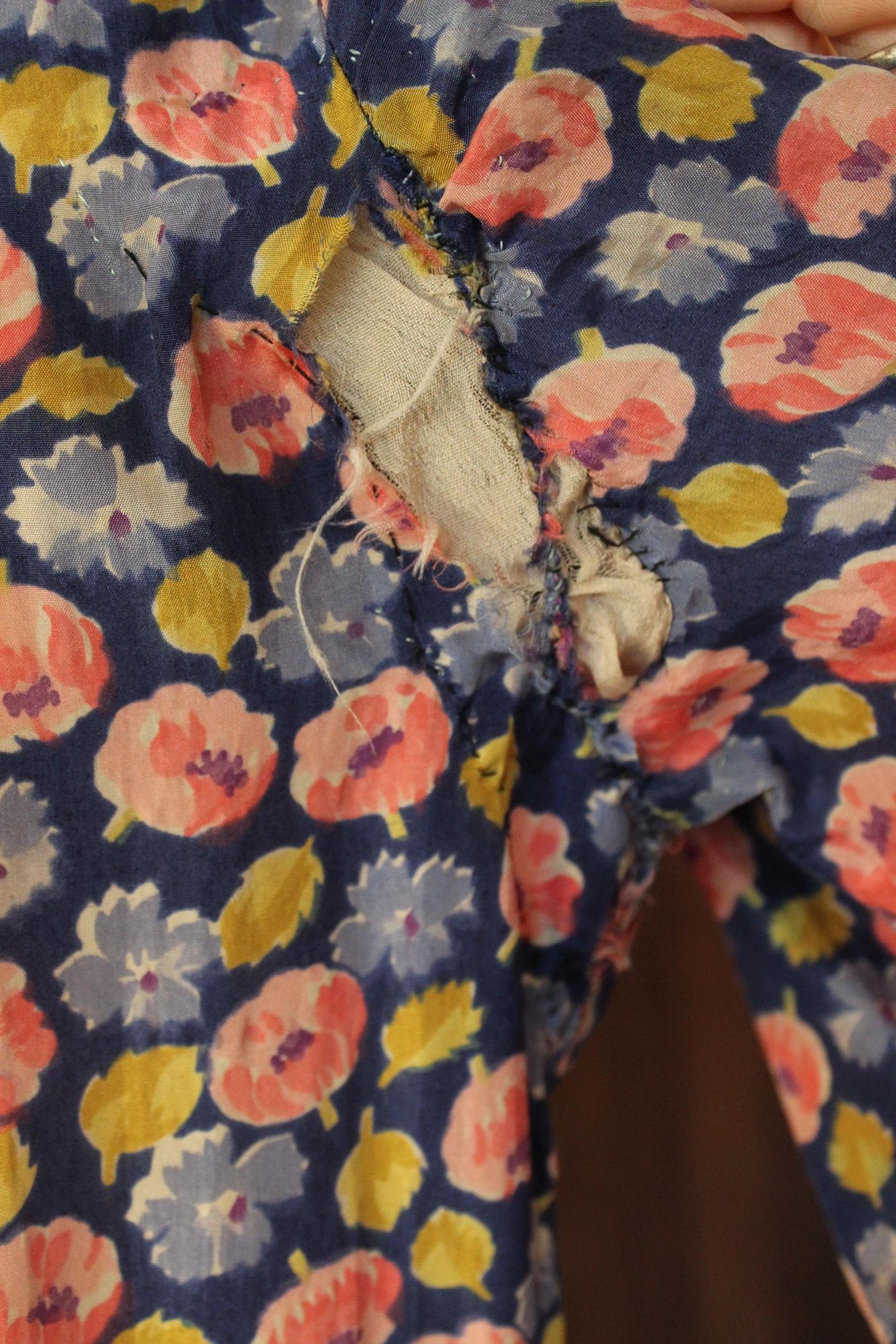 Other Vintage Antique 1920s Dress, Silk Blue and Pink Floral Print Size M / US 6-8 / IT 42-44 - 9 Thumbnail