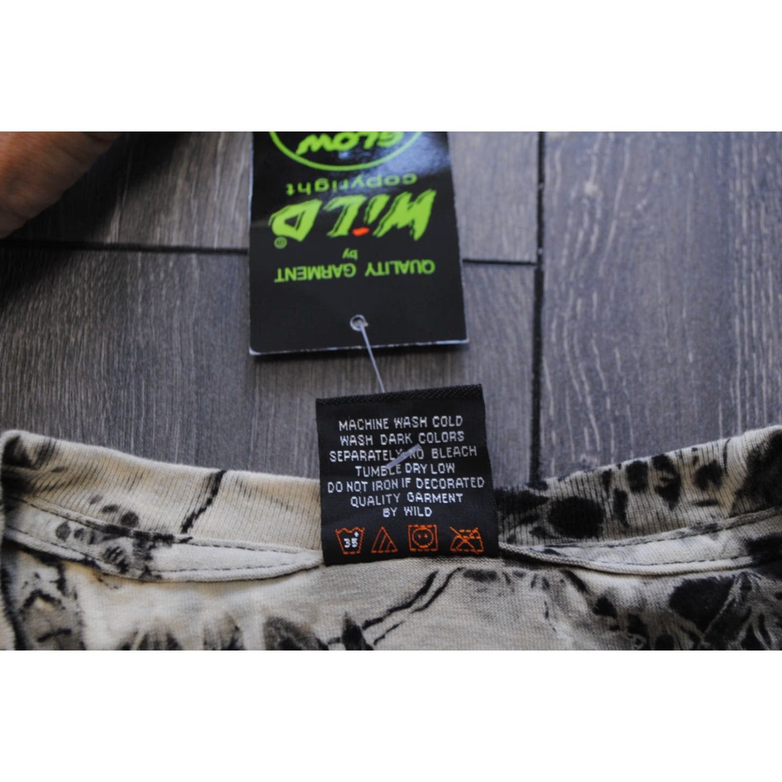 Vintage WILD T SHIRT ALL OVER PRINT SKELETON WITH GUITAR GLOW IN THE DARK MENS XL T-Shirt Size US XL / EU 56 / 4 - 4 Thumbnail