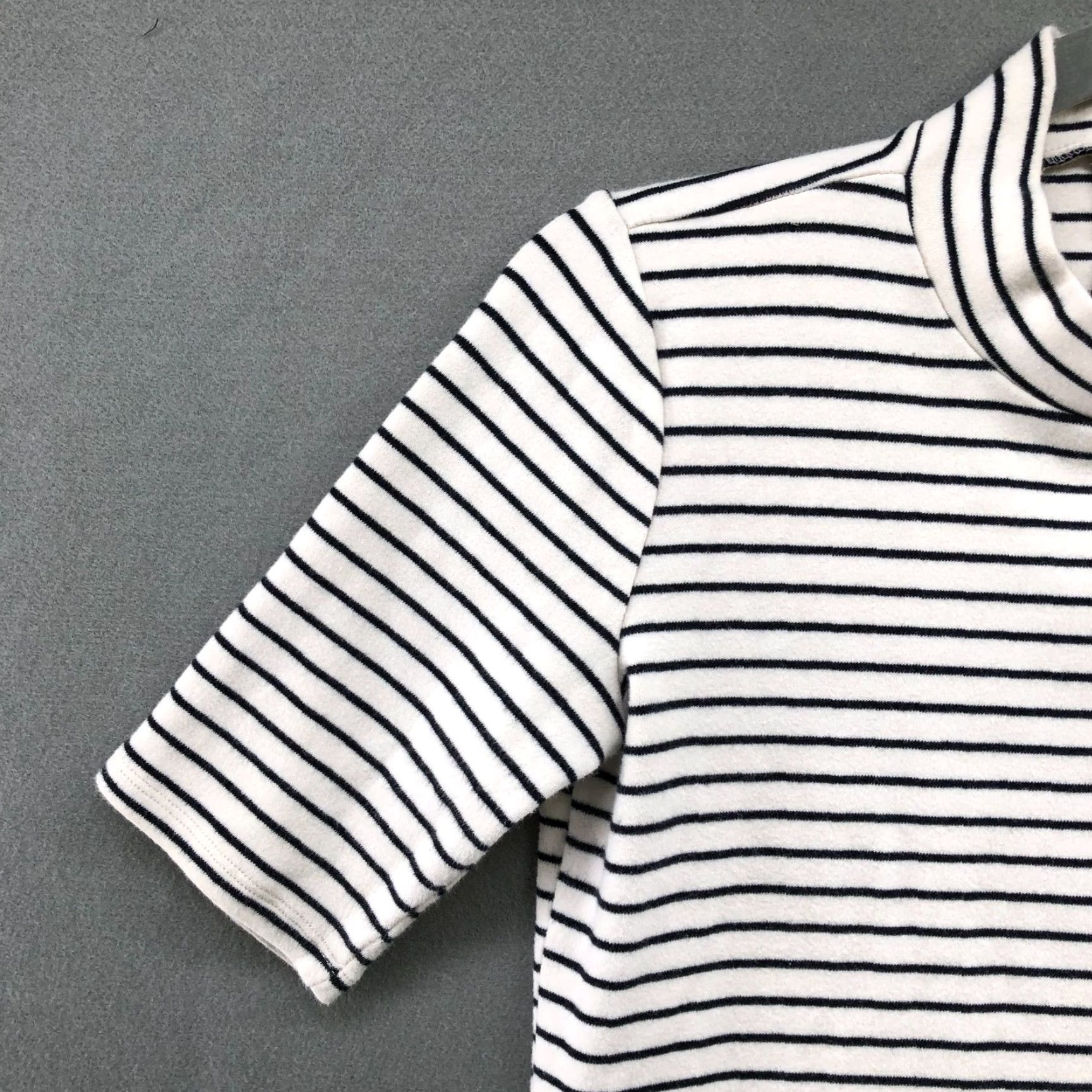 Abercrombie & Fitch Abercrombie & Fitch Mock Neck T Shirt Womens M Black White Striped Short Sleeve Size M / US 6-8 / IT 42-44 - 5 Thumbnail