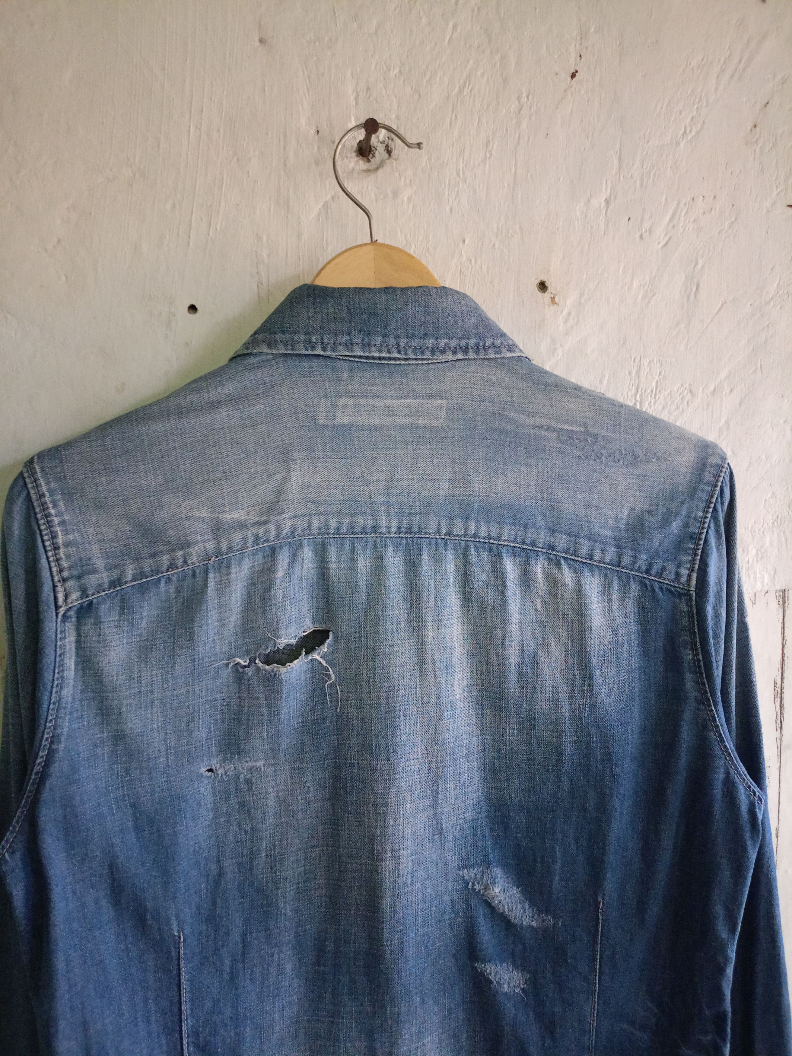 GOSTAR DE FUGA Fuga Distressed denim button shirts Size US S / EU 44-46 / 1 - 4 Thumbnail