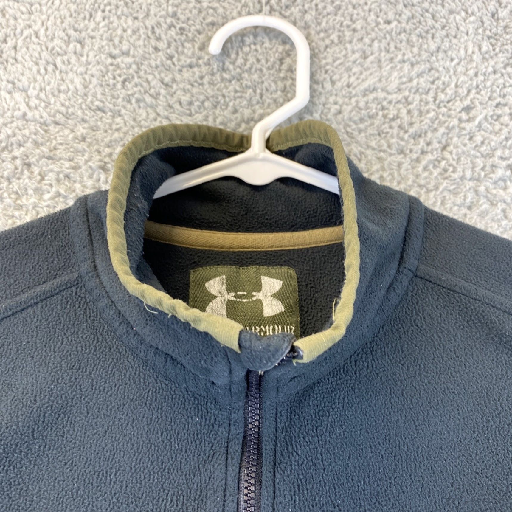 Under Armour VINTAGE? No. Under Armour Men’s Sweater Zip Fleece 1/4 Zip Black Green L Adult Men Size L Black Green 1/4 Zip Fleece Performance Mens Sweater Size US L / EU 52-54 / 3 - 3 Thumbnail