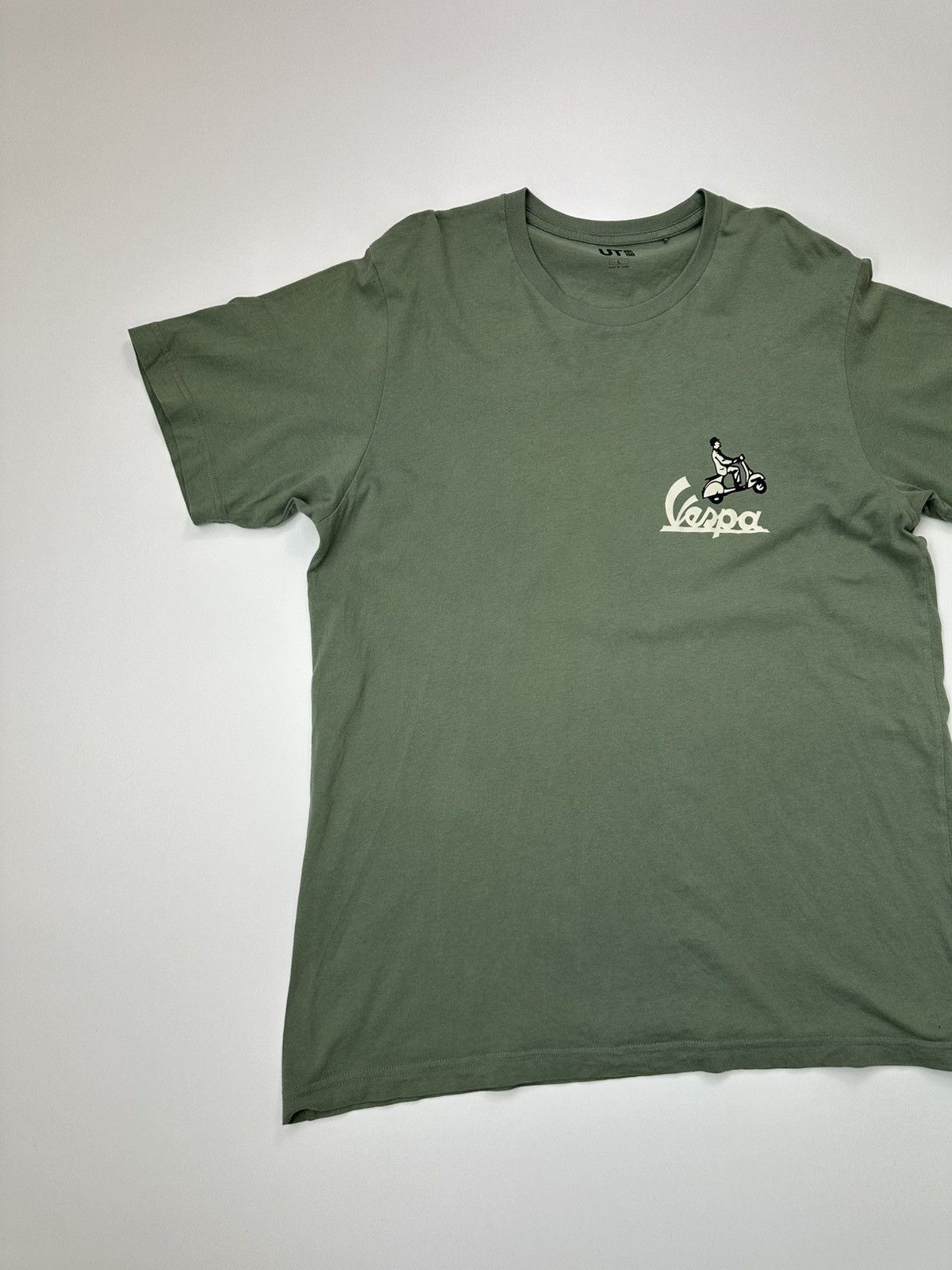 Uniqlo Uniqlo Vespa T-shirt Men's Green Logo Size US L / EU 52-54 / 3 - 2 Thumbnail