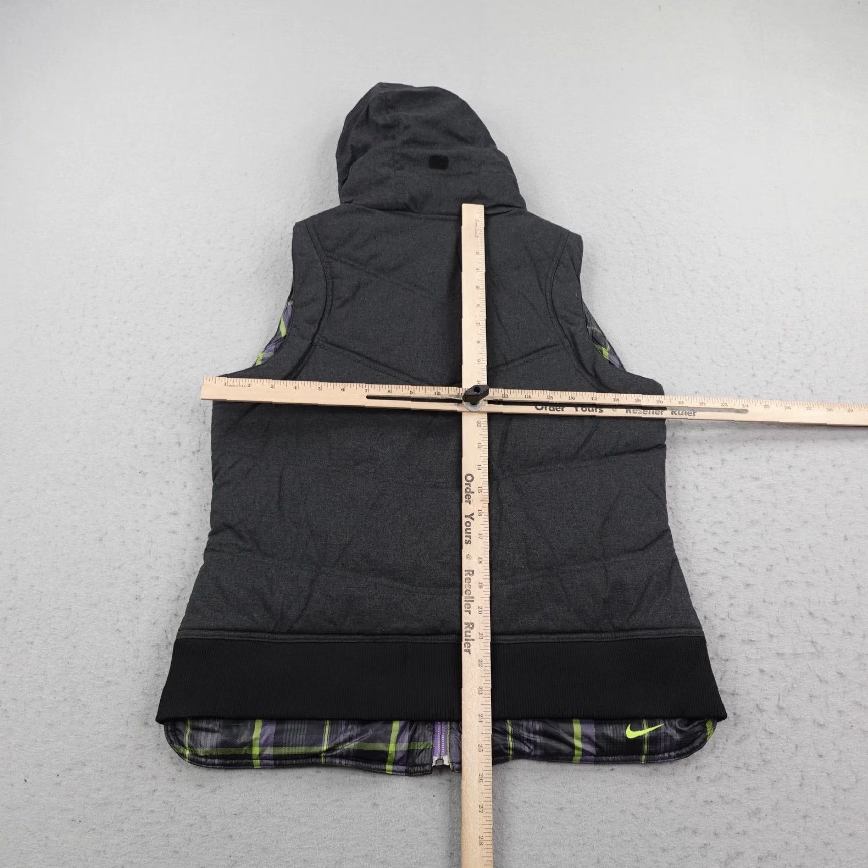 Nike Nike Golf Vest Womens L Gray Plaid Reversible Hooded Puffer Insulated Zipper Pocket Quilted Mid-Length Size L Daywear Sports Outdoor Size L / US 10 / IT 46 - 4 Thumbnail