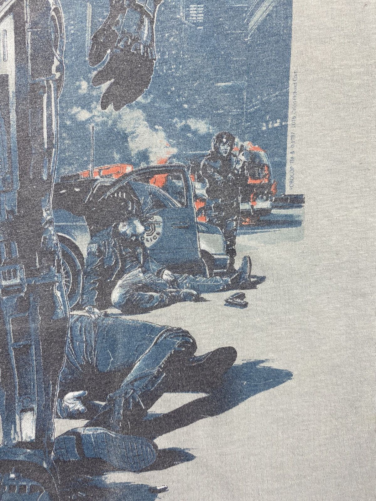 Vintage Vintage Robocop Movie Tee T Shirt 90s Size XL Size US XL / EU 56 / 4 - 12 Thumbnail