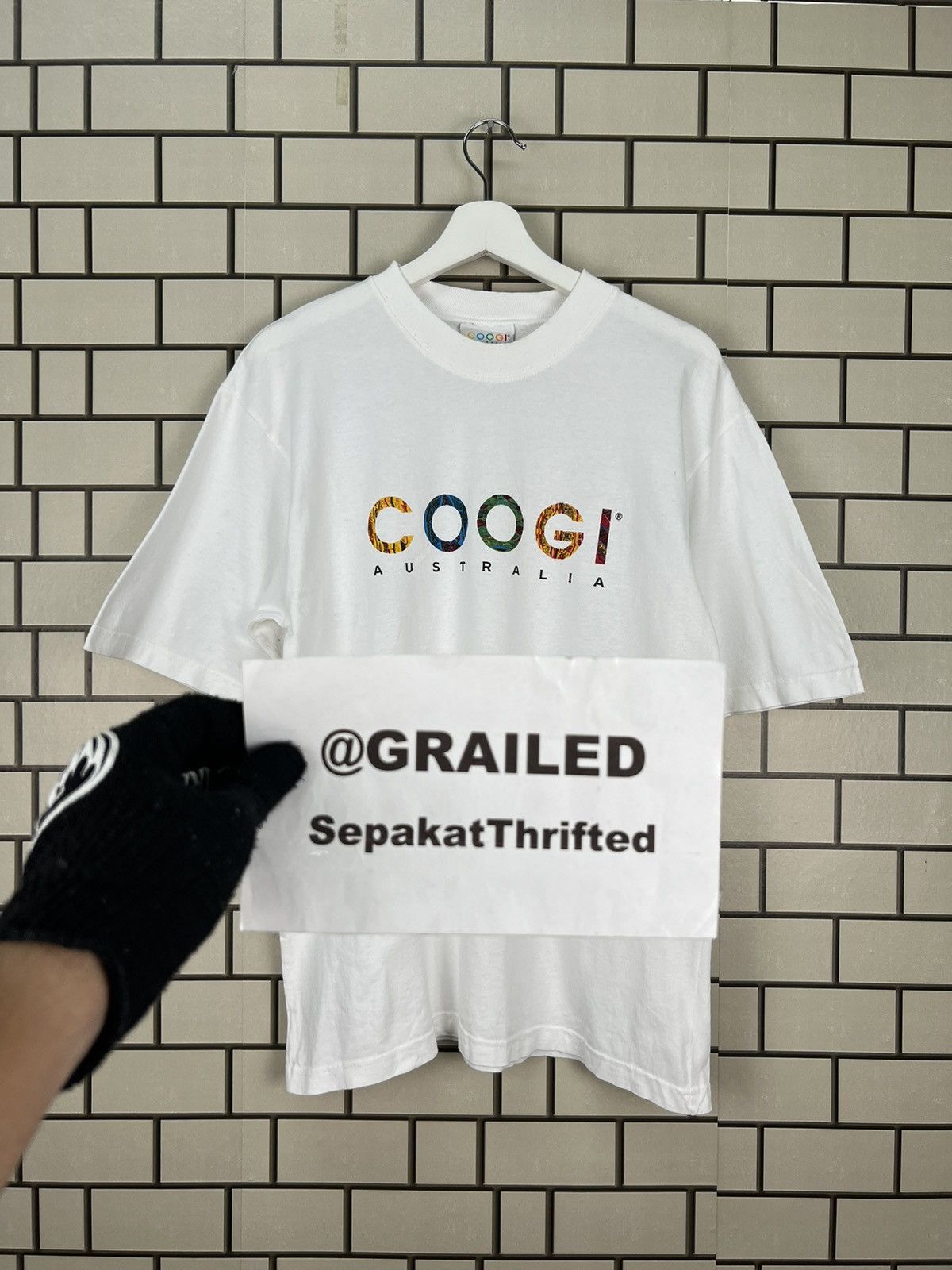 Coogi × Vintage Coogi Australia Spellout White Tee Size US S / EU 44-46 / 1 - 11 Thumbnail