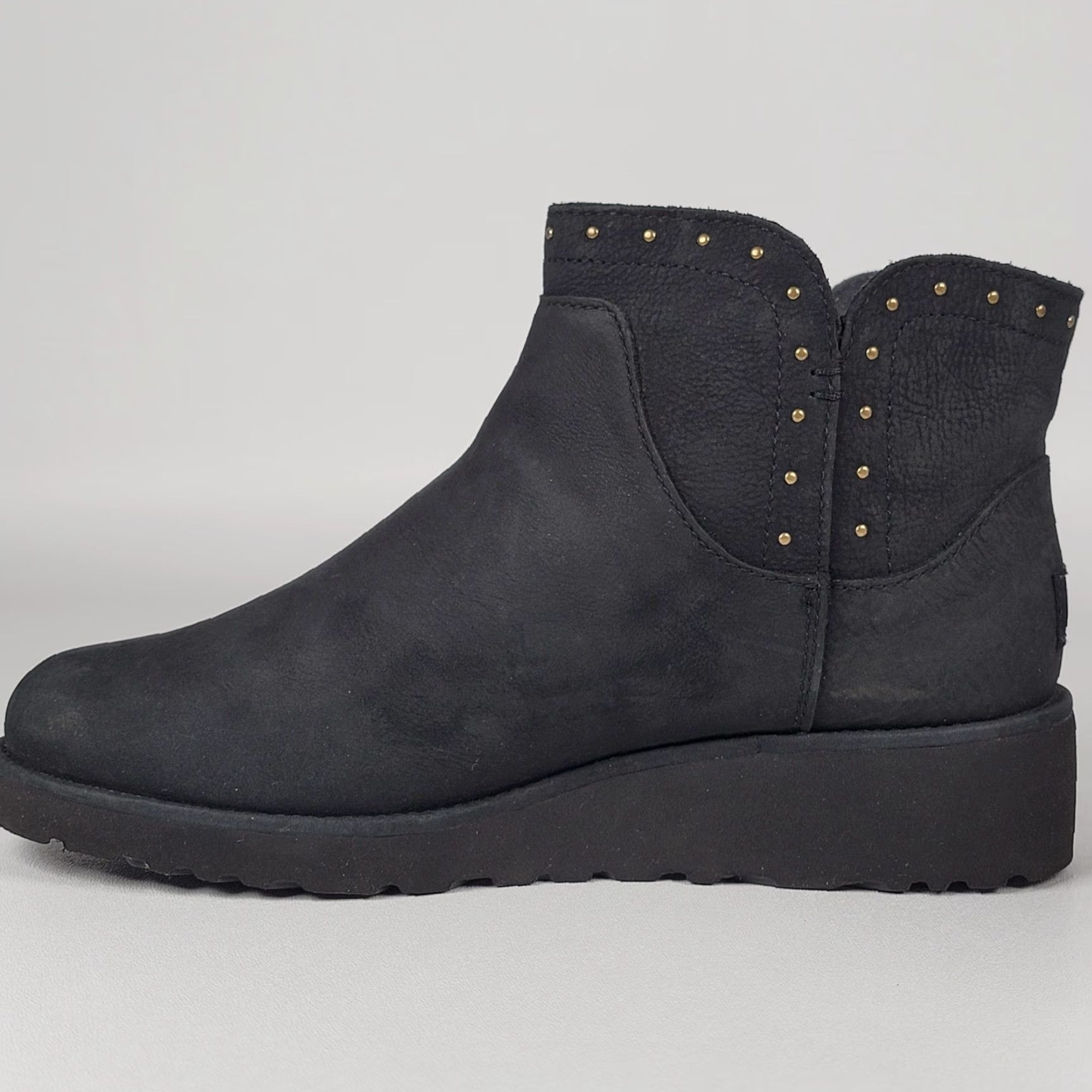 Ugg VINTAGE UGG Cindy Water-resistant BLACK Genuine Shearling Studded Bootie Women Size 8 Bootie Black Studded Water Resistant Suede Uggs Australia Womens Size US 6 / IT 36 - 4 Thumbnail