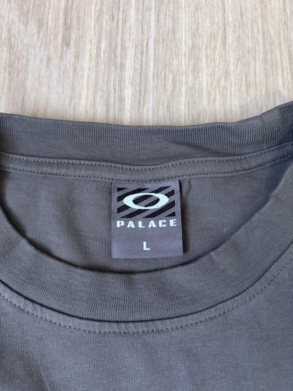 Oakley × Palace Oakley X Palace t shirt men’s very rare Size US L / EU 52-54 / 3 - 6 Thumbnail