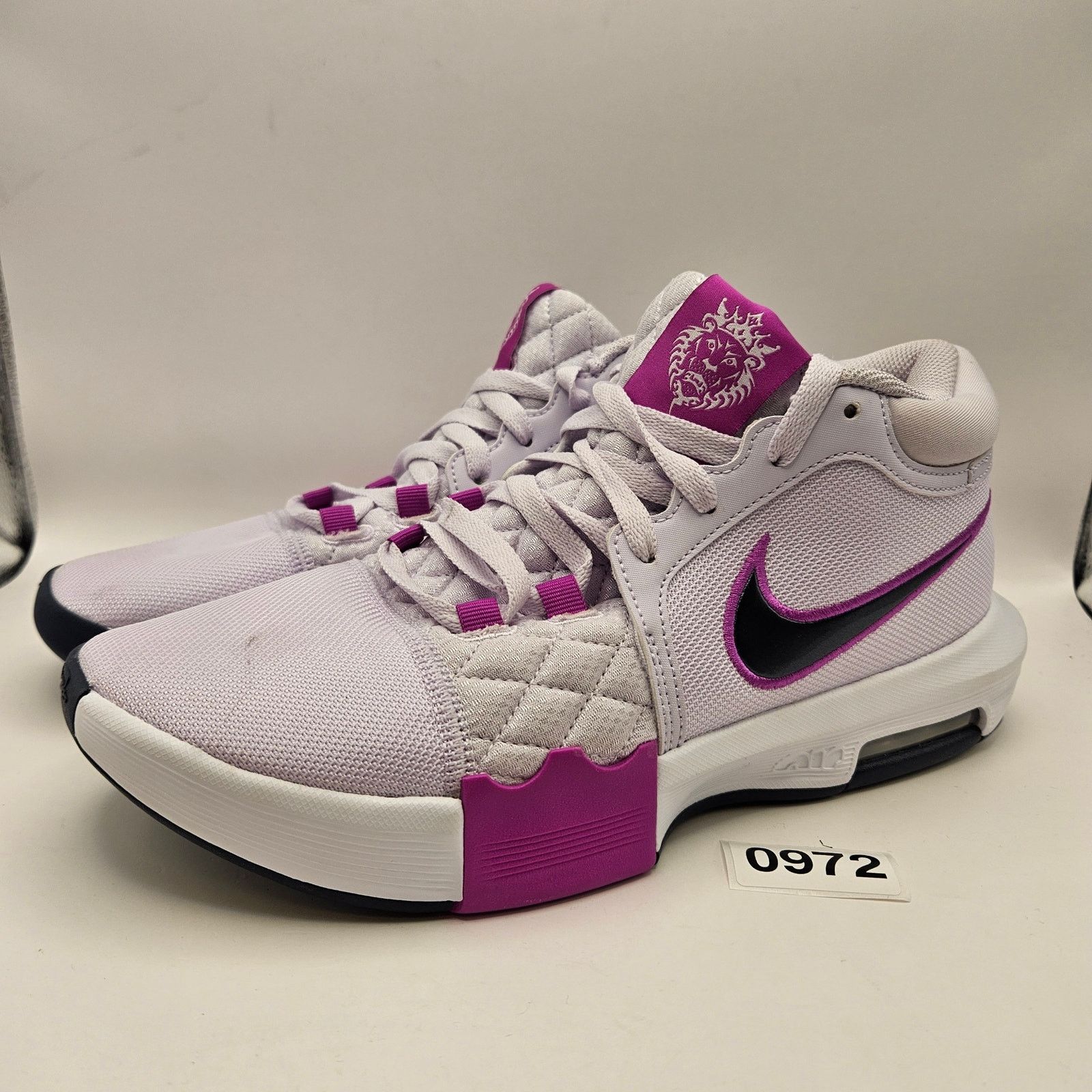 Nike NIKE LEBRON SIZE 9 WITNESS 9 BARELY GRAPE HYPER VIOLET Size US 9 / EU 42 - 1 Thumbnail