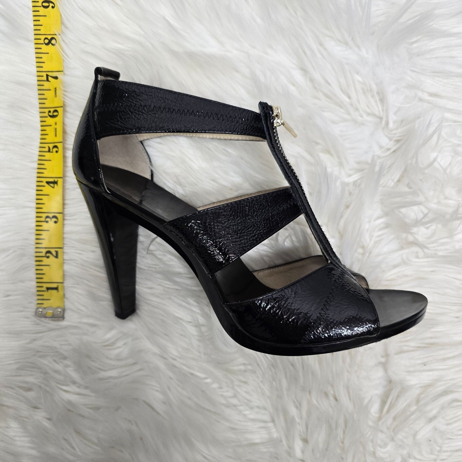 Michael Kors MICHAEL KORS Berkley T-Strap Sandals Patent Leather 10 M Size US 10 / IT 40 - 9 Thumbnail