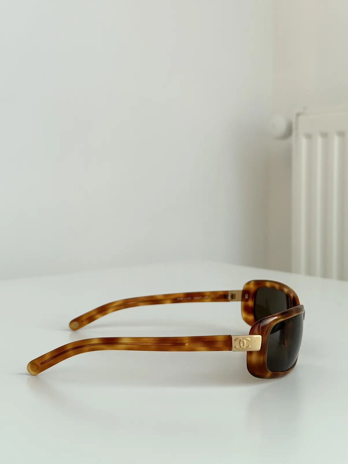 Chanel Chanel Sunglasses 5026 Rhinestone Logo Rimless Vintage Size ONE SIZE - 2 Thumbnail